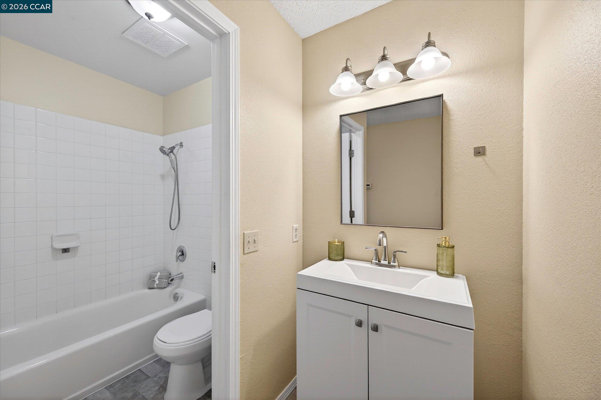 1065 Mohr Ln UNIT D, Concord, CA, 94518