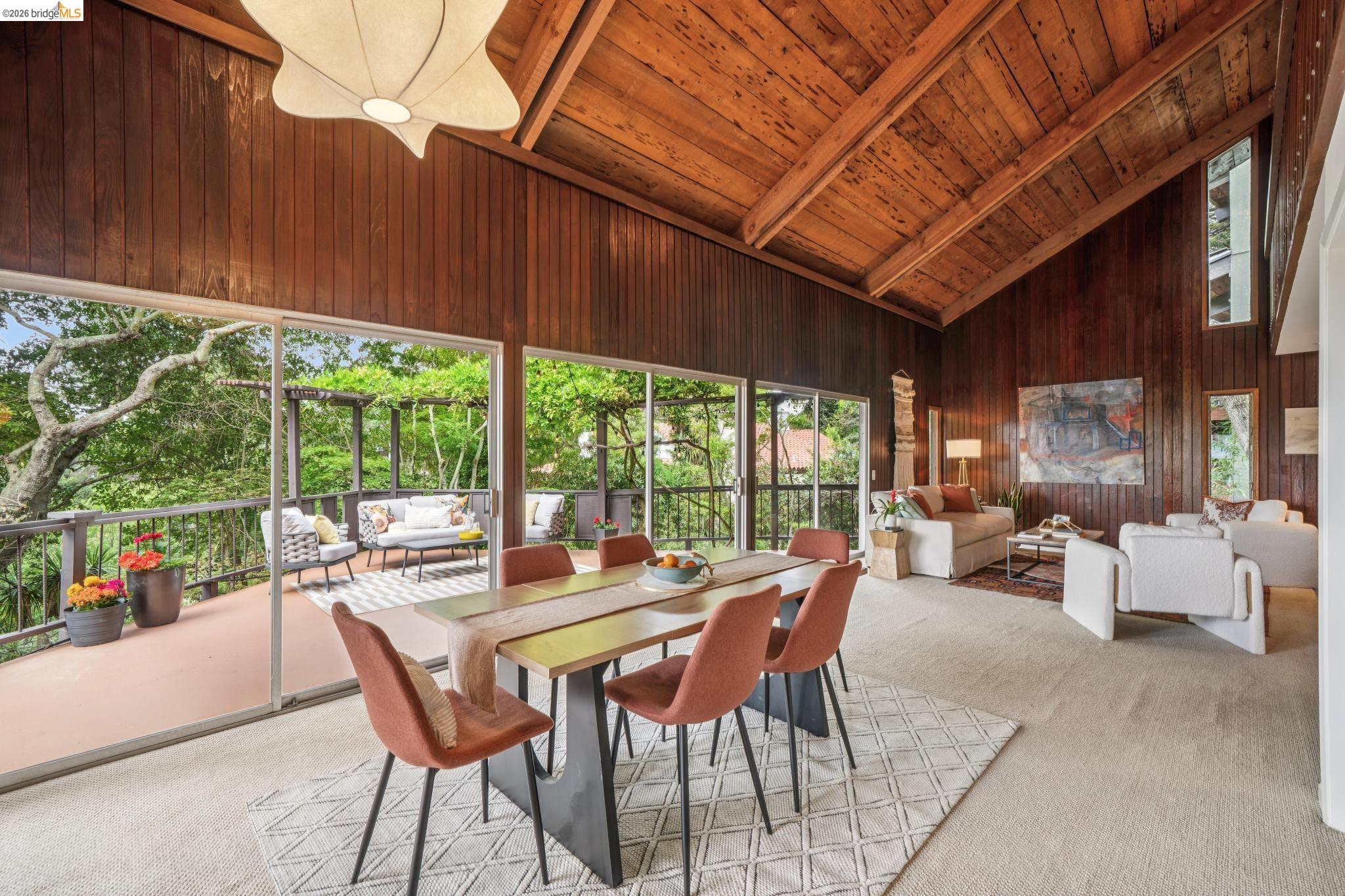 Detail Gallery Image 11 of 59 For 2835 Morley Dr., Oakland,  CA 94611 - 5 Beds | 3 Baths