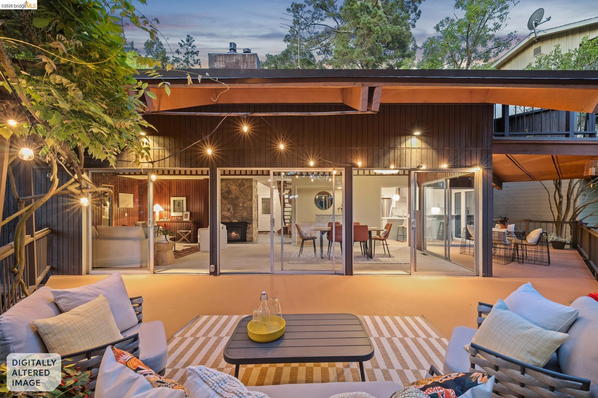 Detail Gallery Image 13 of 59 For 2835 Morley Dr., Oakland,  CA 94611 - 5 Beds | 3 Baths