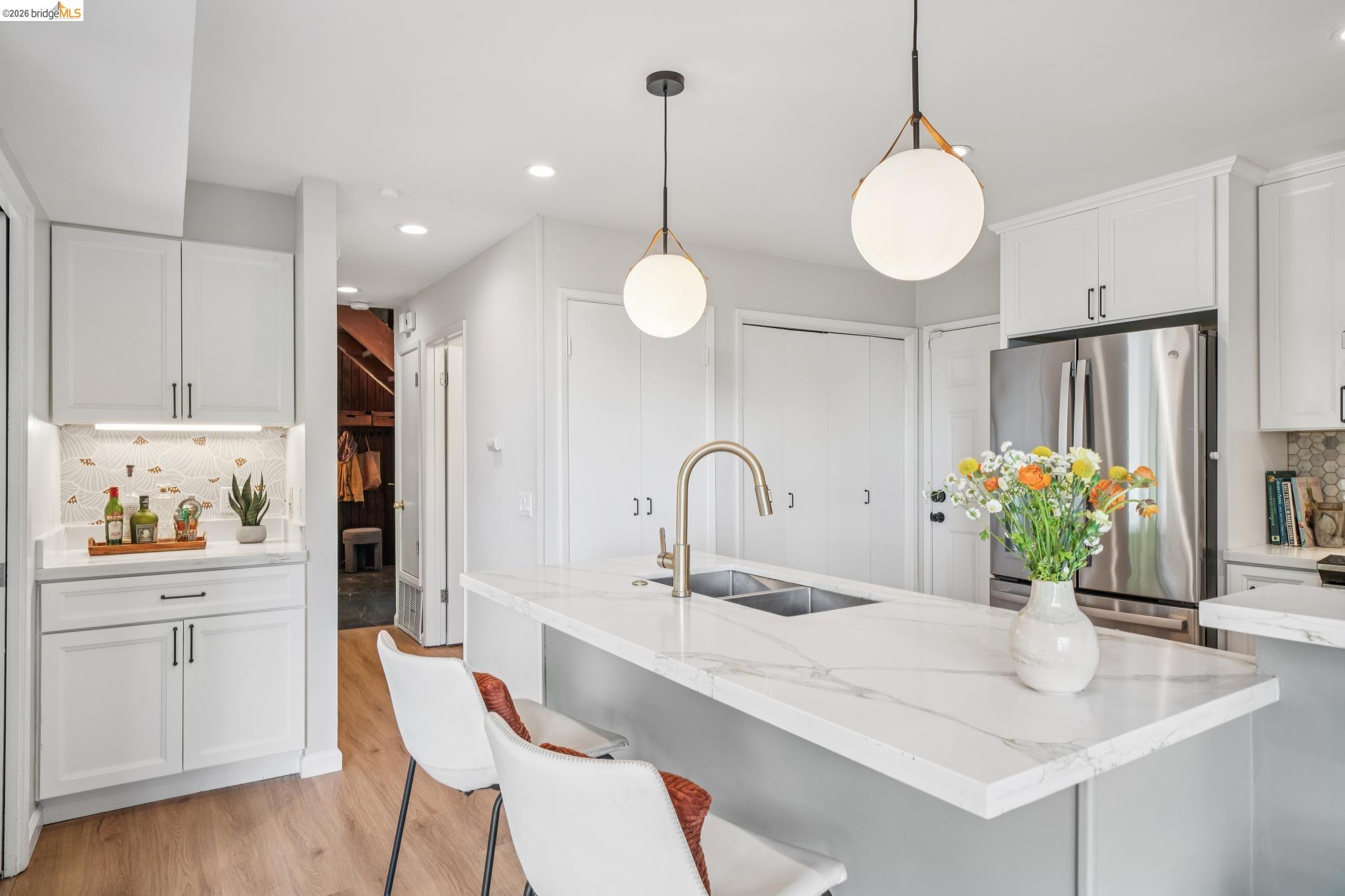 Detail Gallery Image 19 of 59 For 2835 Morley Dr., Oakland,  CA 94611 - 5 Beds | 3 Baths