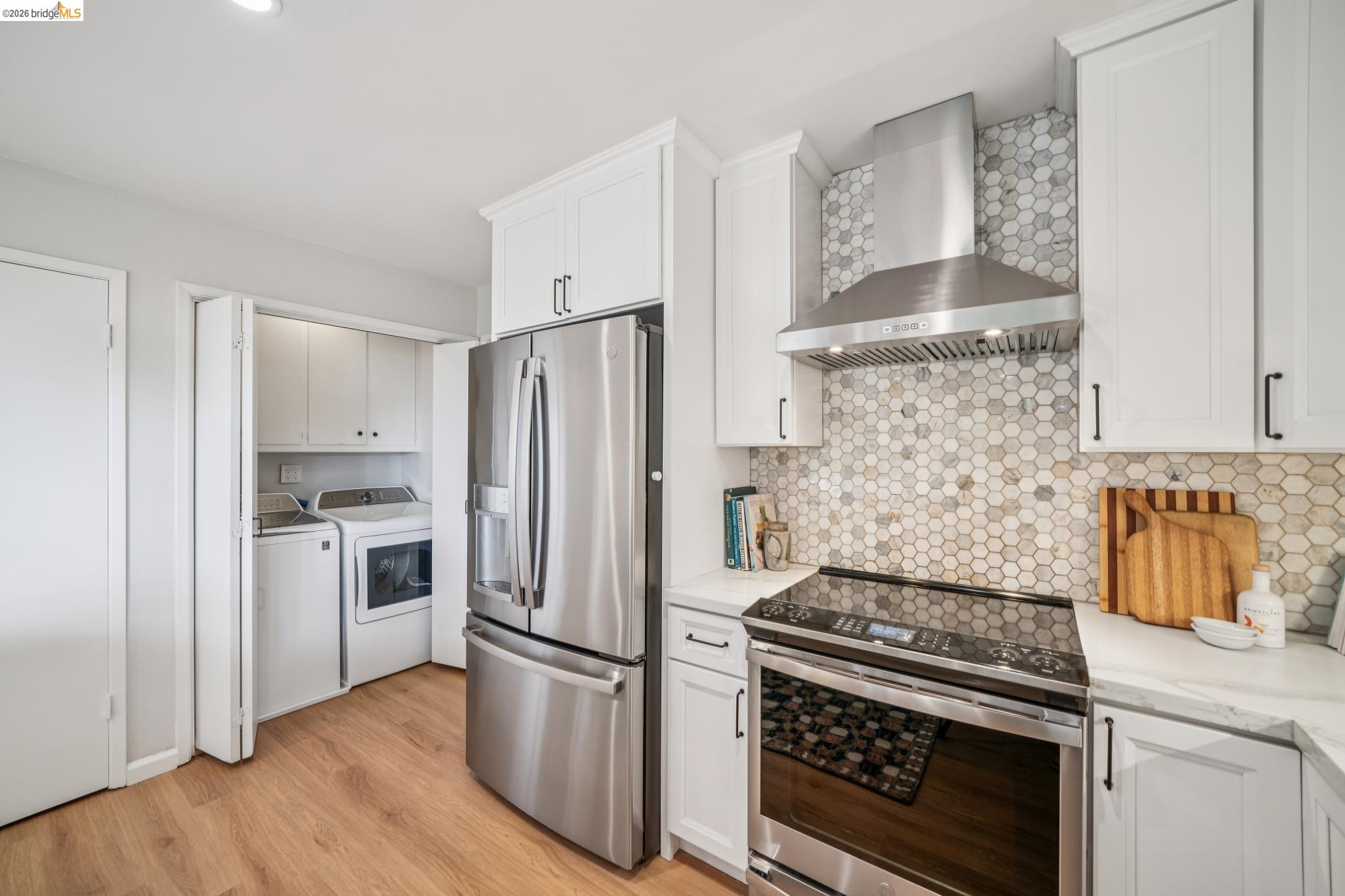 Detail Gallery Image 21 of 59 For 2835 Morley Dr., Oakland,  CA 94611 - 5 Beds | 3 Baths