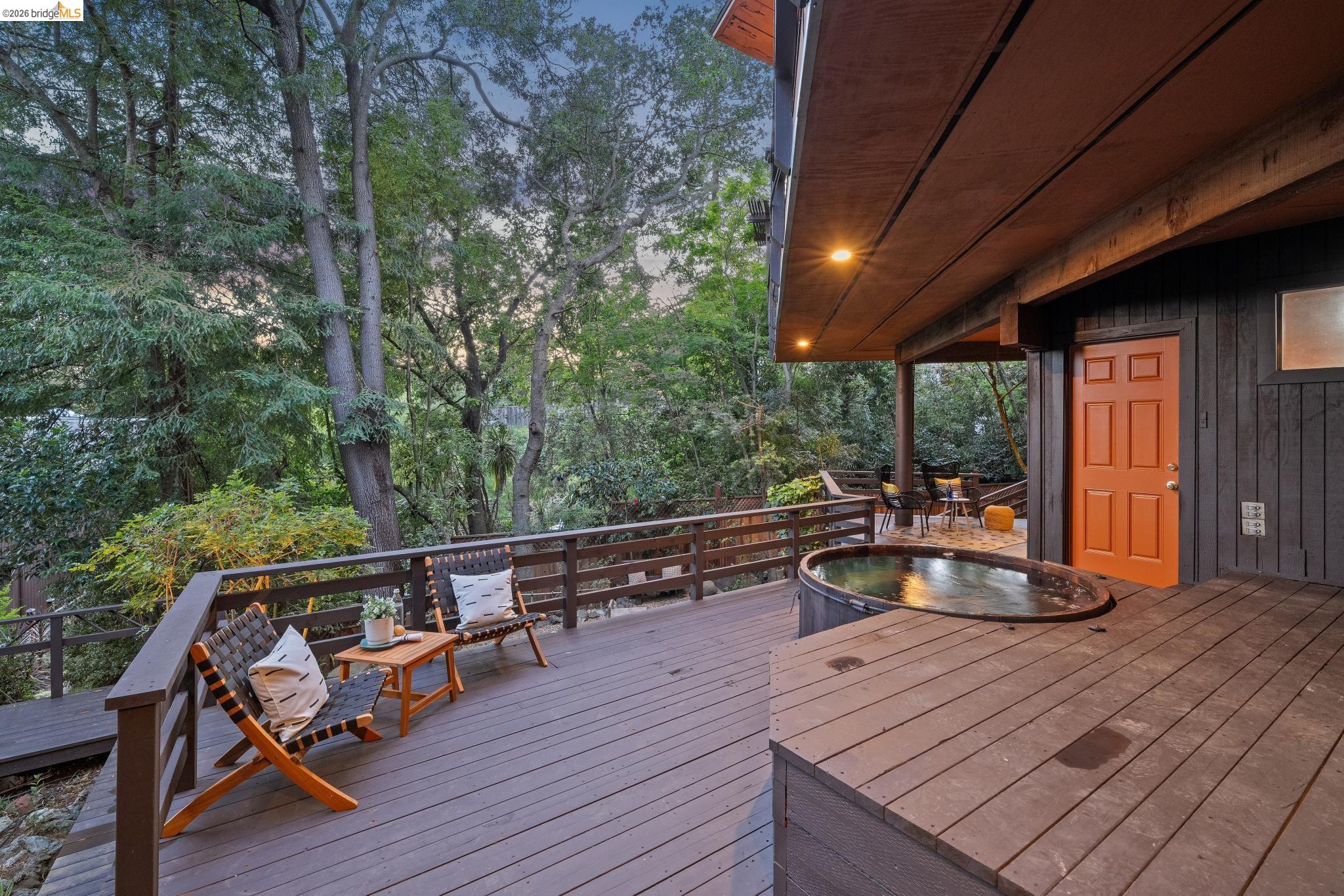 Detail Gallery Image 44 of 59 For 2835 Morley Dr., Oakland,  CA 94611 - 5 Beds | 3 Baths