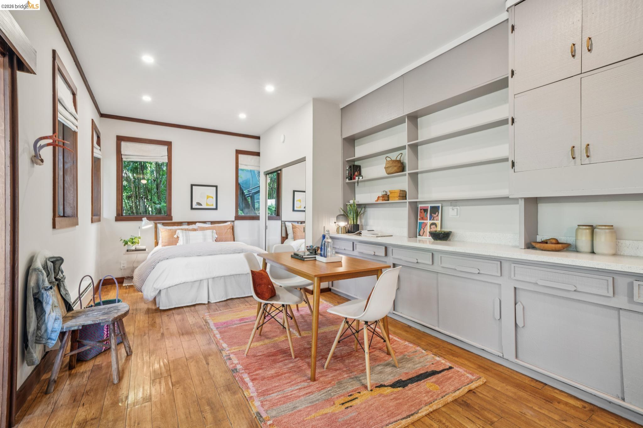 Detail Gallery Image 47 of 59 For 2835 Morley Dr., Oakland,  CA 94611 - 5 Beds | 3 Baths