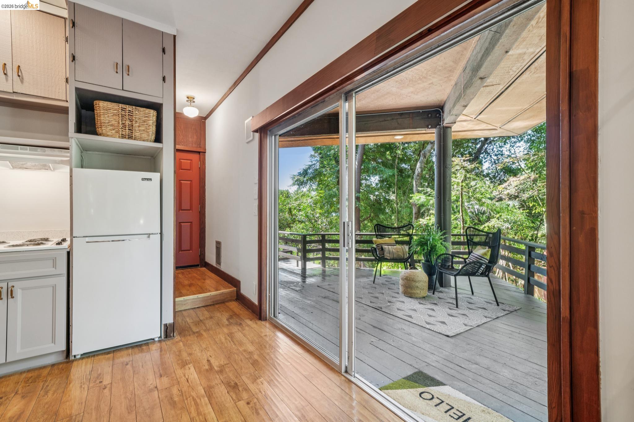 Detail Gallery Image 49 of 59 For 2835 Morley Dr., Oakland,  CA 94611 - 5 Beds | 3 Baths