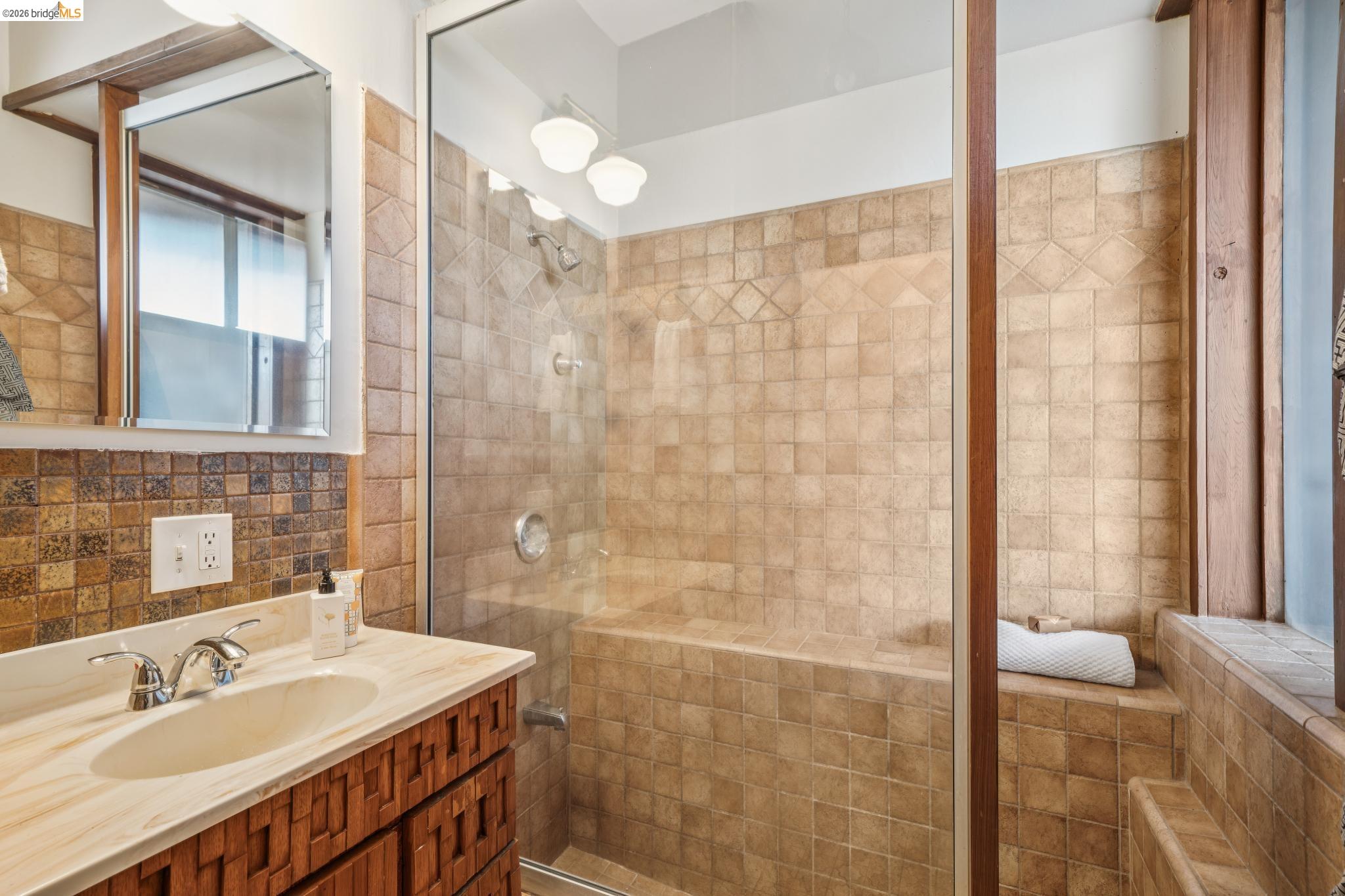 Detail Gallery Image 50 of 59 For 2835 Morley Dr., Oakland,  CA 94611 - 5 Beds | 3 Baths