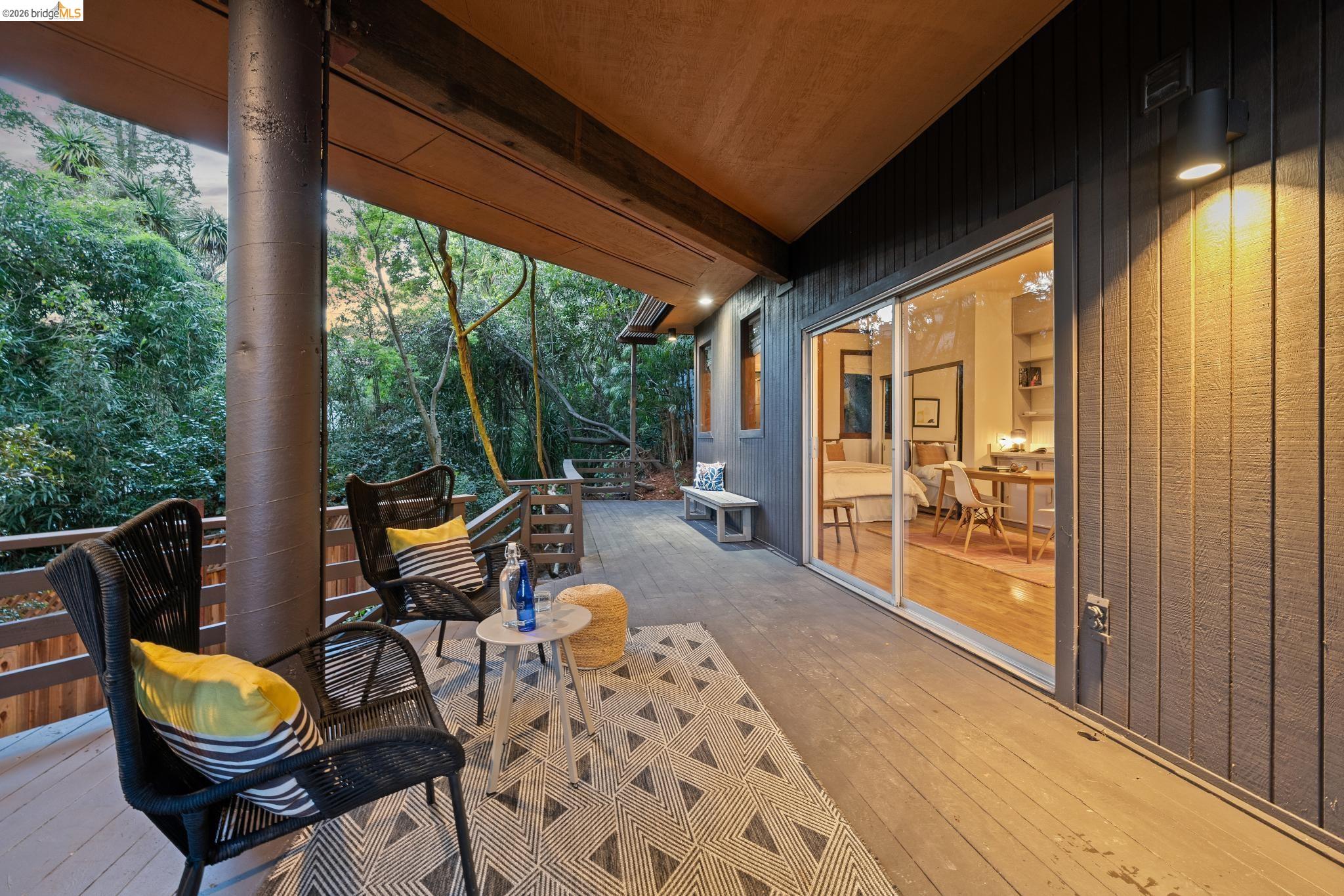 Detail Gallery Image 51 of 59 For 2835 Morley Dr., Oakland,  CA 94611 - 5 Beds | 3 Baths