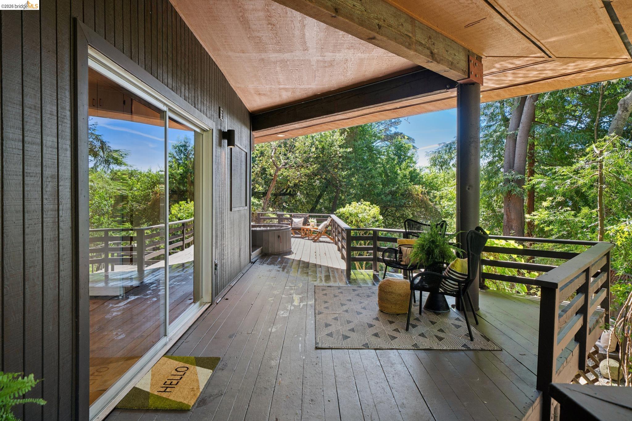 Detail Gallery Image 52 of 59 For 2835 Morley Dr., Oakland,  CA 94611 - 5 Beds | 3 Baths