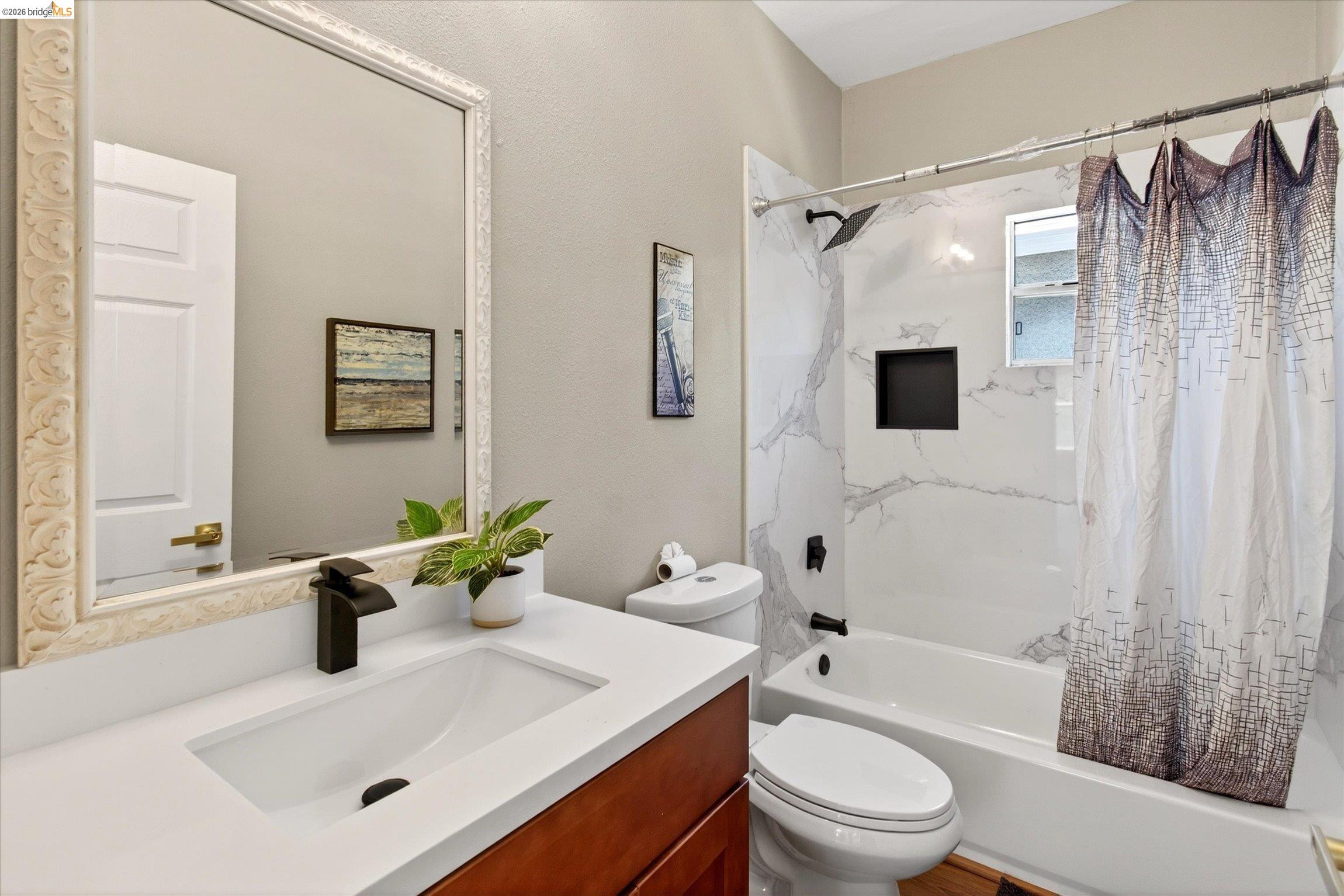 Detail Gallery Image 20 of 26 For 1538 Ashby Ave, Berkeley,  CA 94703 - 3 Beds | 2 Baths