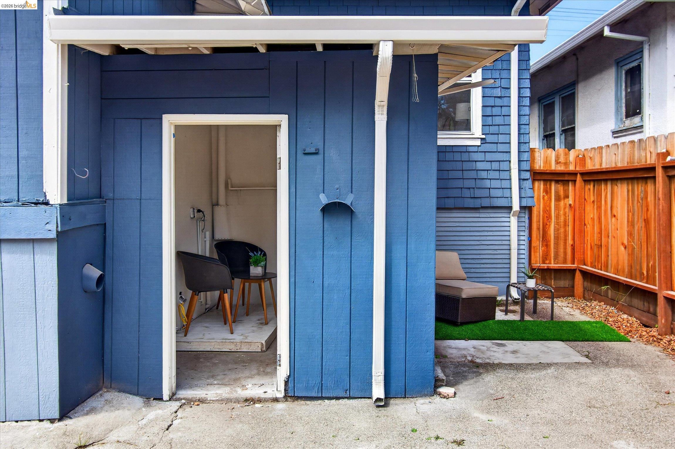 Detail Gallery Image 22 of 26 For 1538 Ashby Ave, Berkeley,  CA 94703 - 3 Beds | 2 Baths