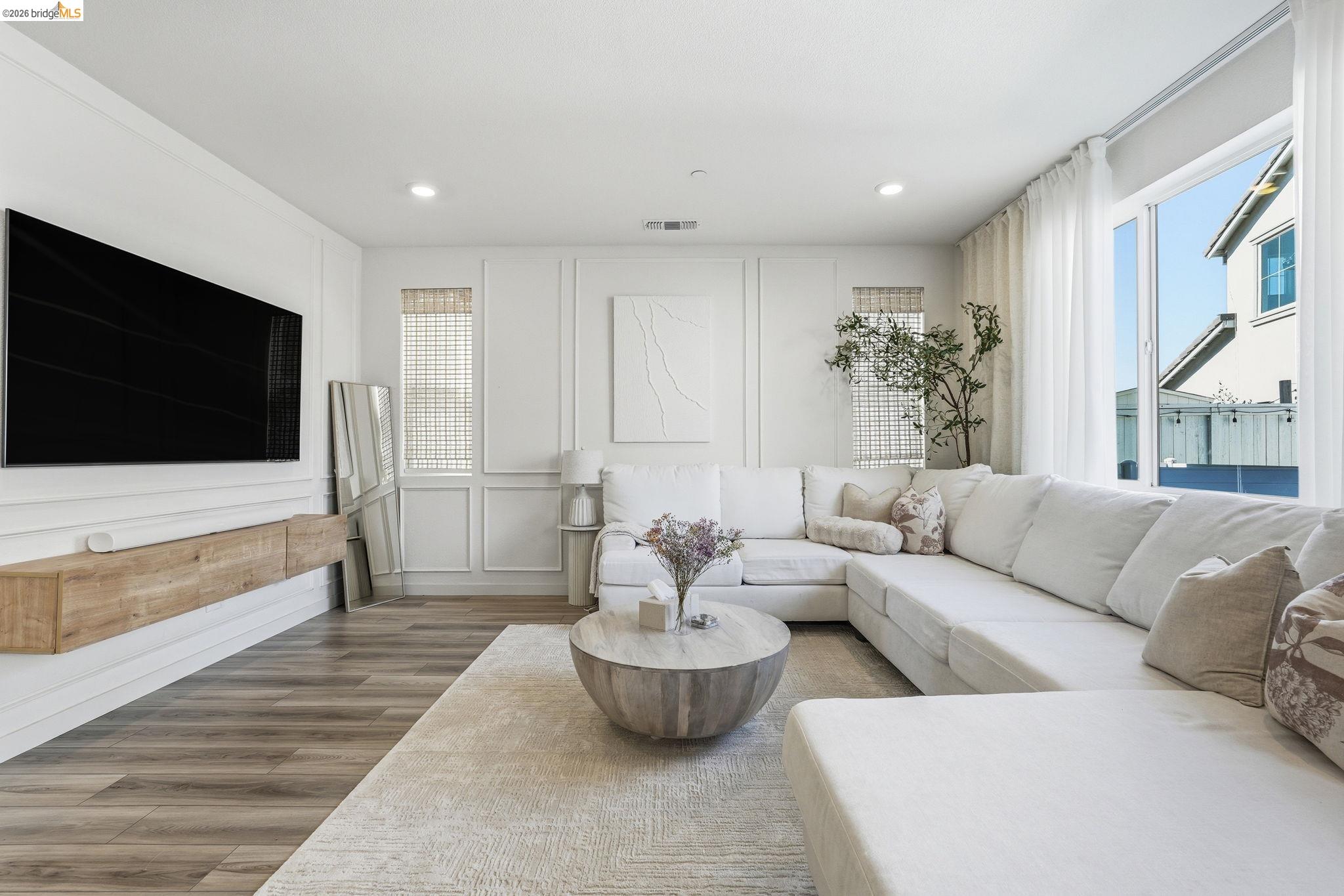 Detail Gallery Image 3 of 40 For 15929 Testarossa St, Lathrop,  CA 95330 - 3 Beds | 2/1 Baths