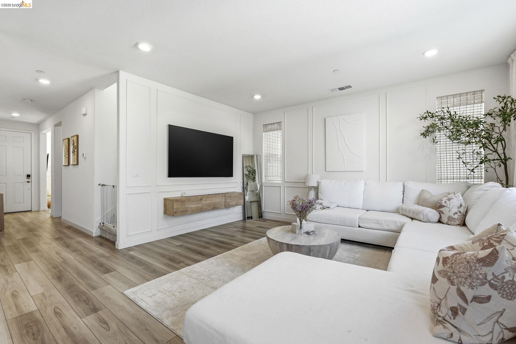 Detail Gallery Image 4 of 40 For 15929 Testarossa St, Lathrop,  CA 95330 - 3 Beds | 2/1 Baths