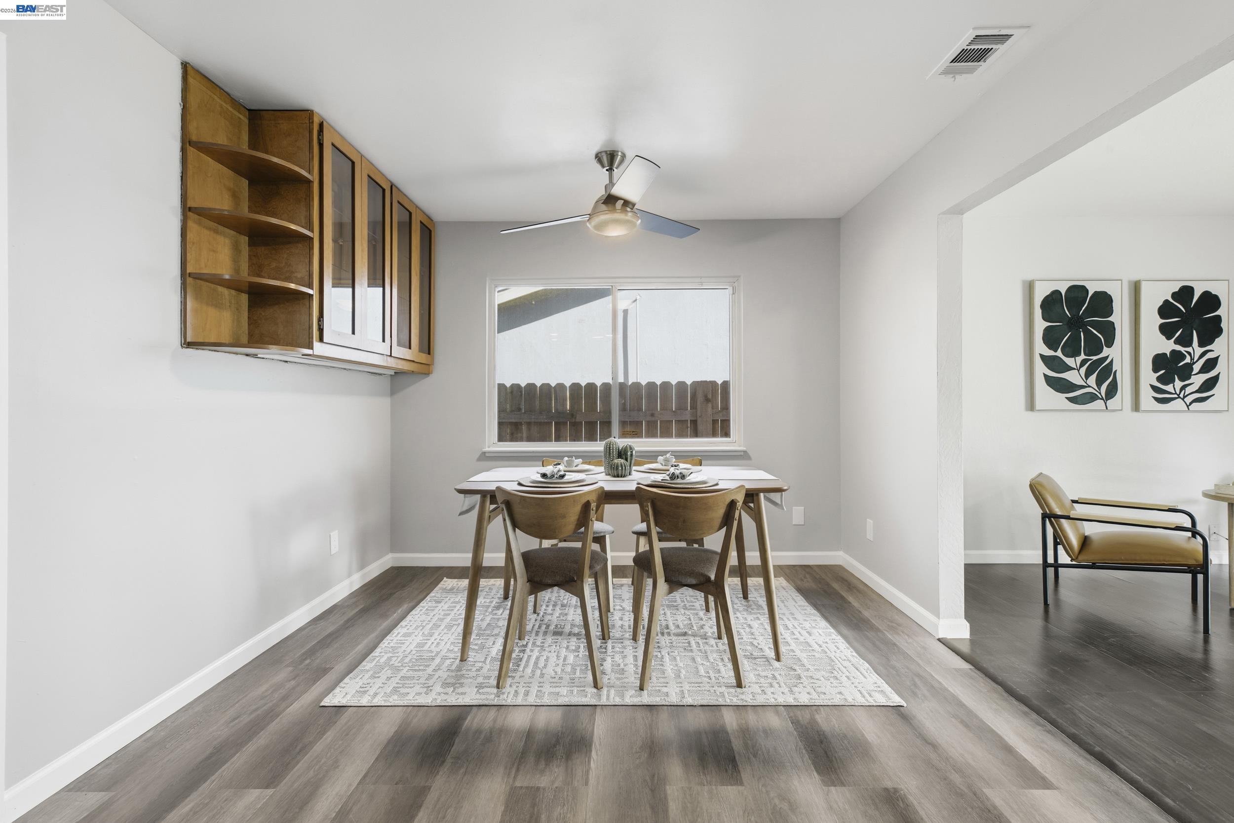 Detail Gallery Image 6 of 25 For 6613 Demaret Drive, Sacramento,  CA 95822 - 3 Beds | 2 Baths