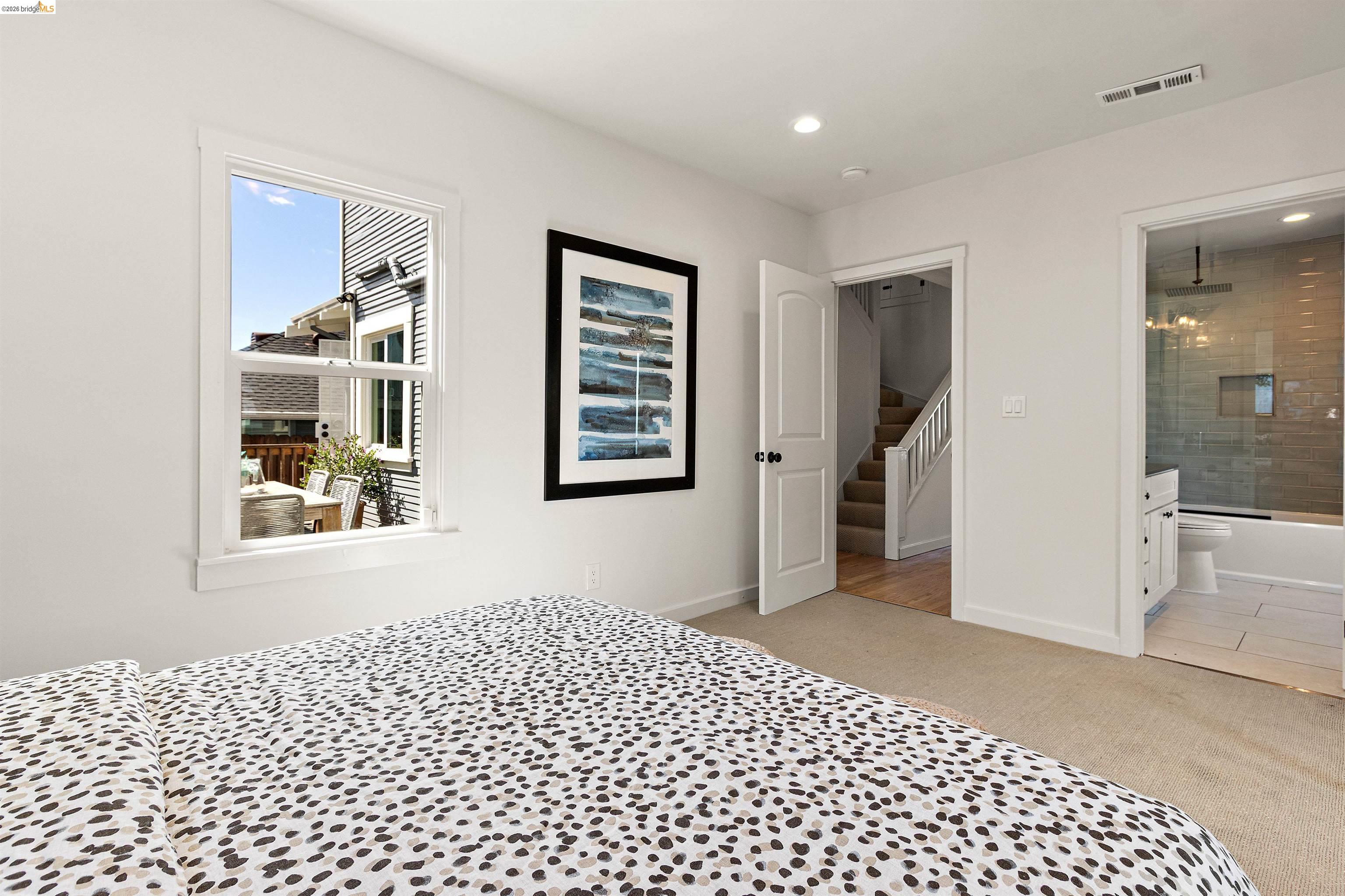 Detail Gallery Image 18 of 31 For 5030 Congress Ave, Oakland,  CA 94601 - 3 Beds | 2/1 Baths