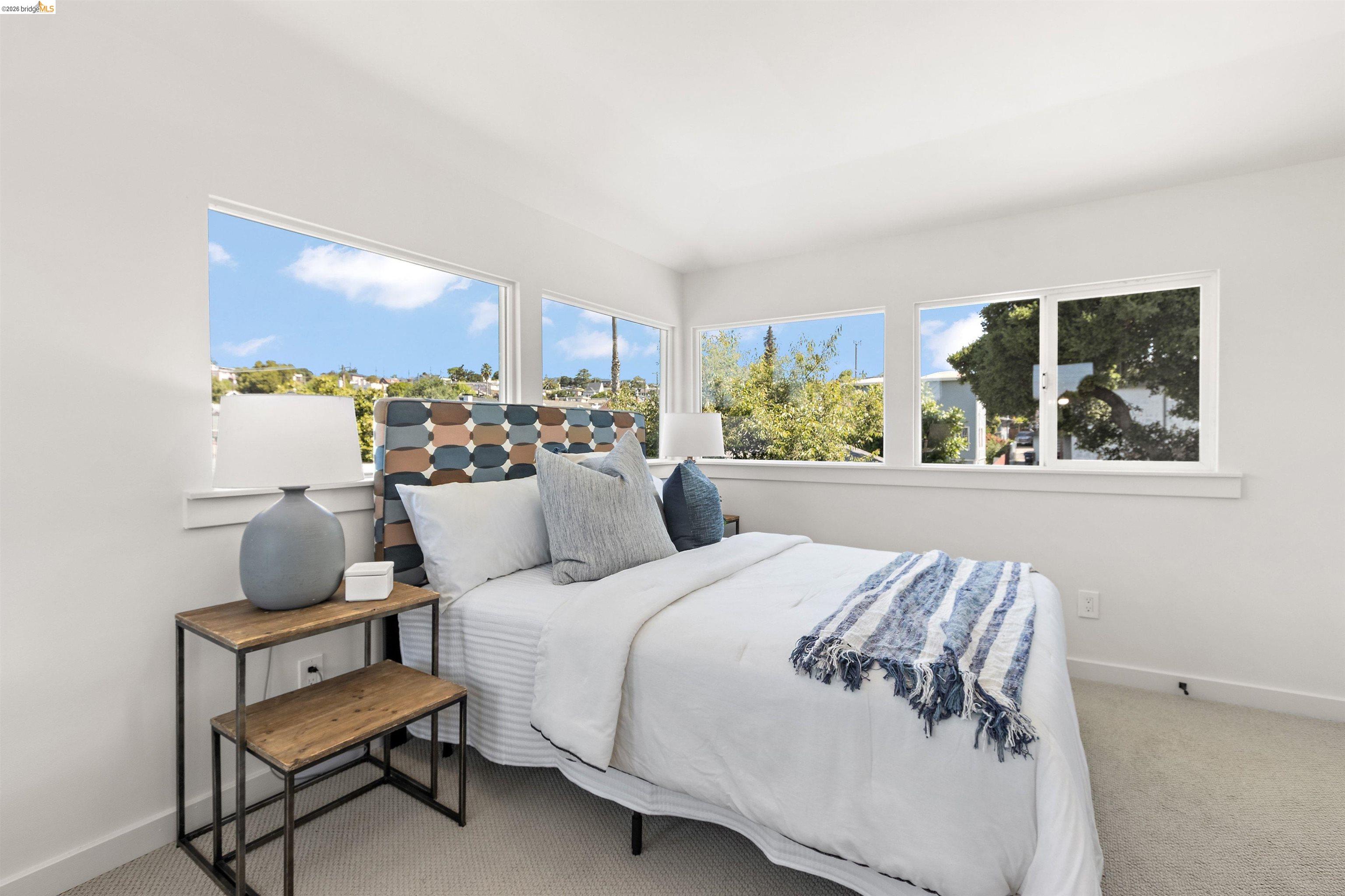 Detail Gallery Image 24 of 31 For 5030 Congress Ave, Oakland,  CA 94601 - 3 Beds | 2/1 Baths