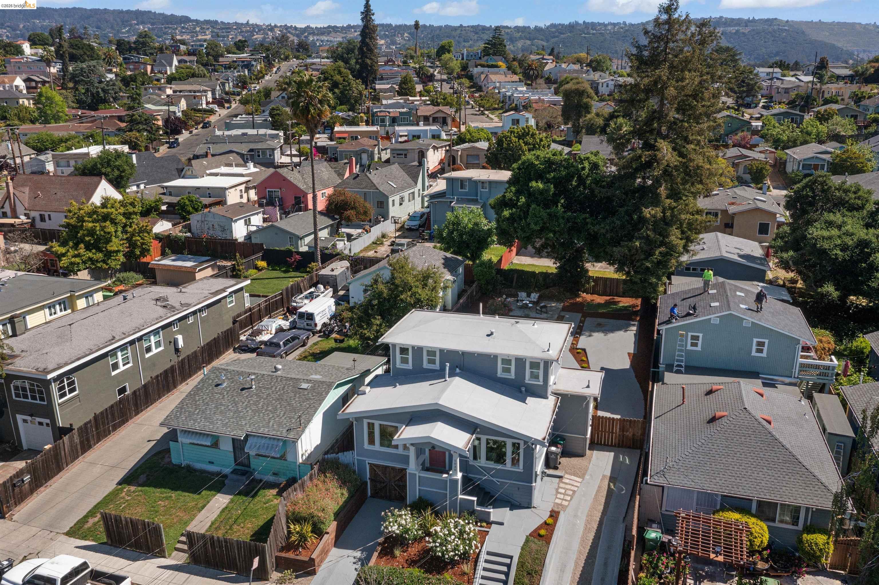 Detail Gallery Image 4 of 31 For 5030 Congress Ave, Oakland,  CA 94601 - 3 Beds | 2/1 Baths