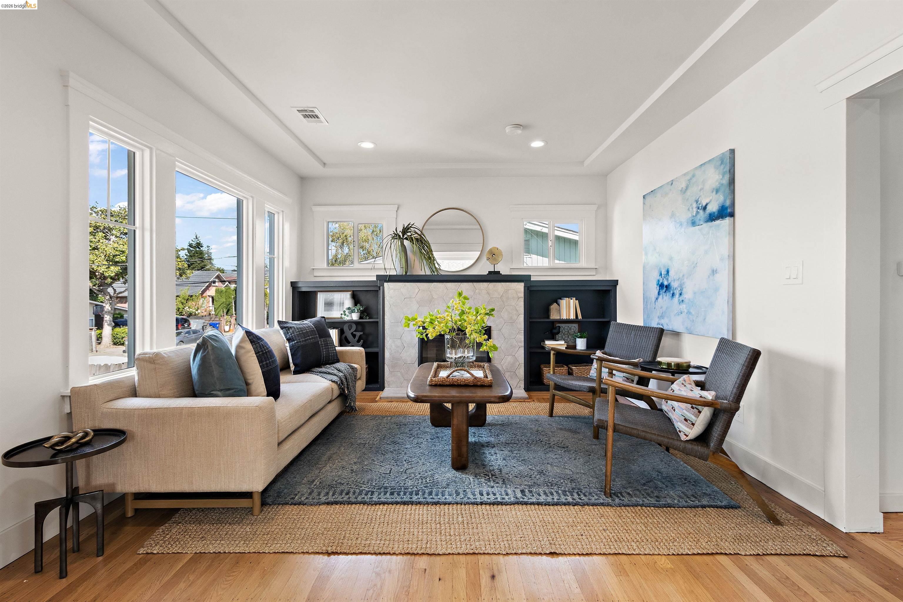 Detail Gallery Image 5 of 31 For 5030 Congress Ave, Oakland,  CA 94601 - 3 Beds | 2/1 Baths