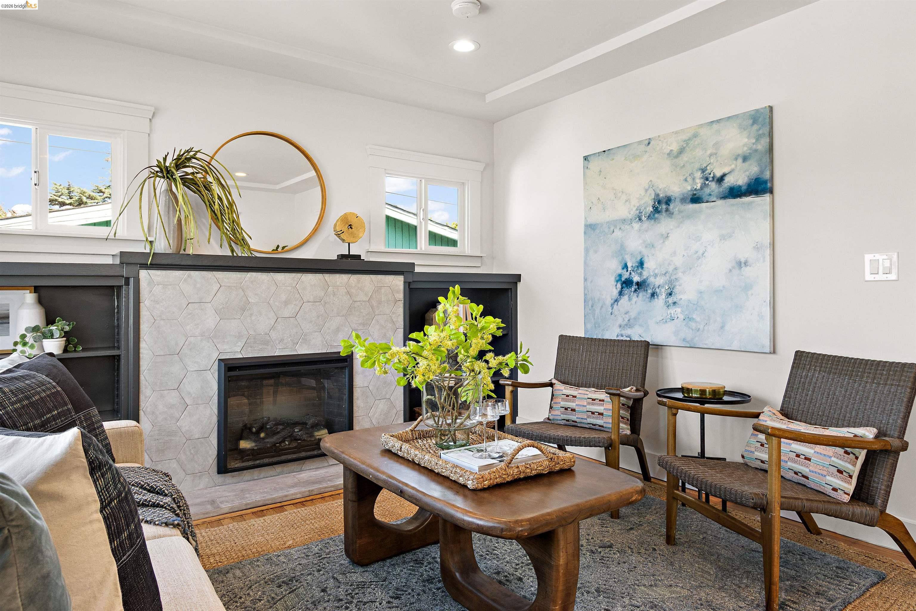 Detail Gallery Image 8 of 31 For 5030 Congress Ave, Oakland,  CA 94601 - 3 Beds | 2/1 Baths