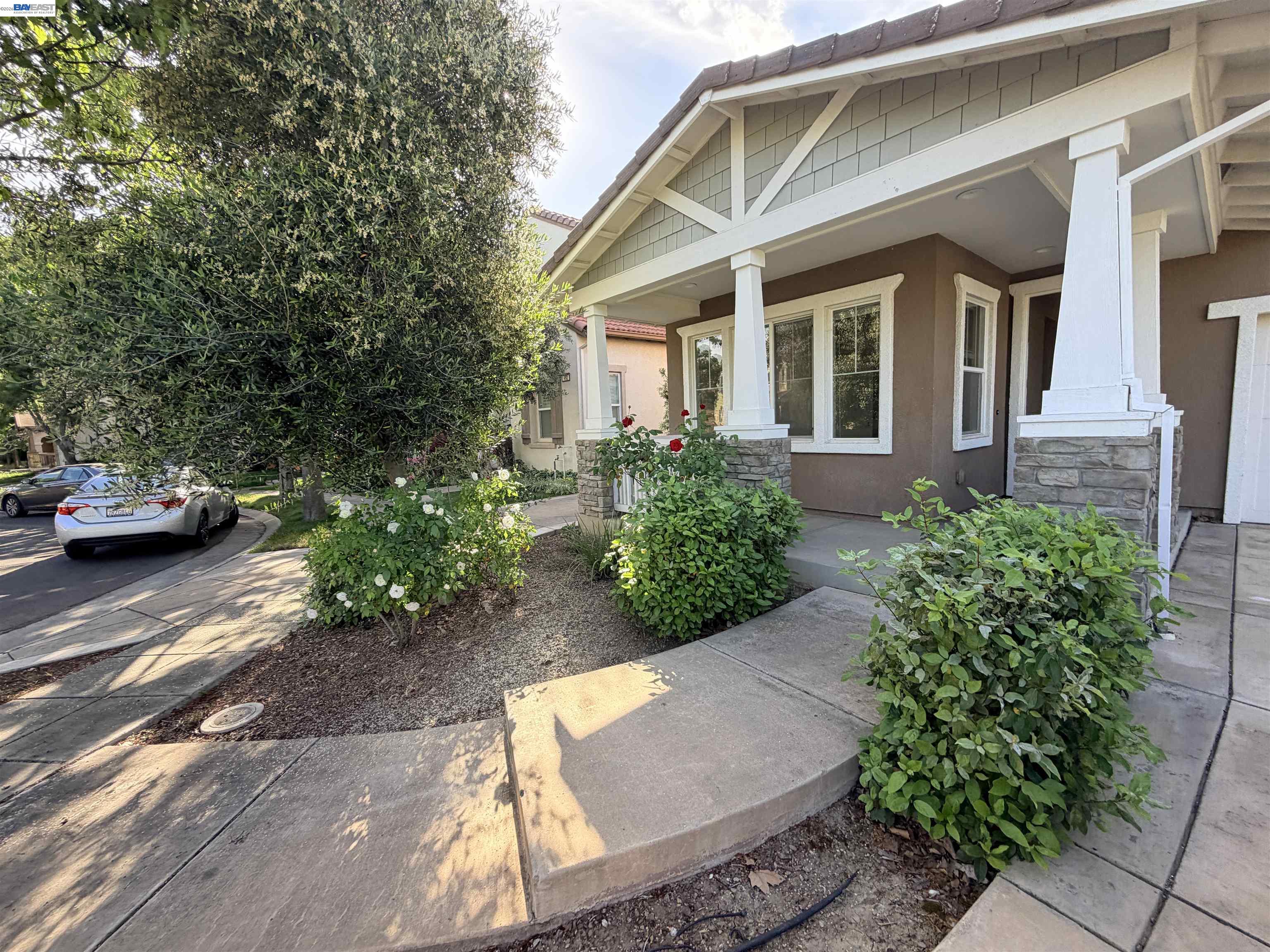 Detail Gallery Image 4 of 18 For 498 W Callado Ct, Mountain House,  CA 95391 - 4 Beds | 3 Baths