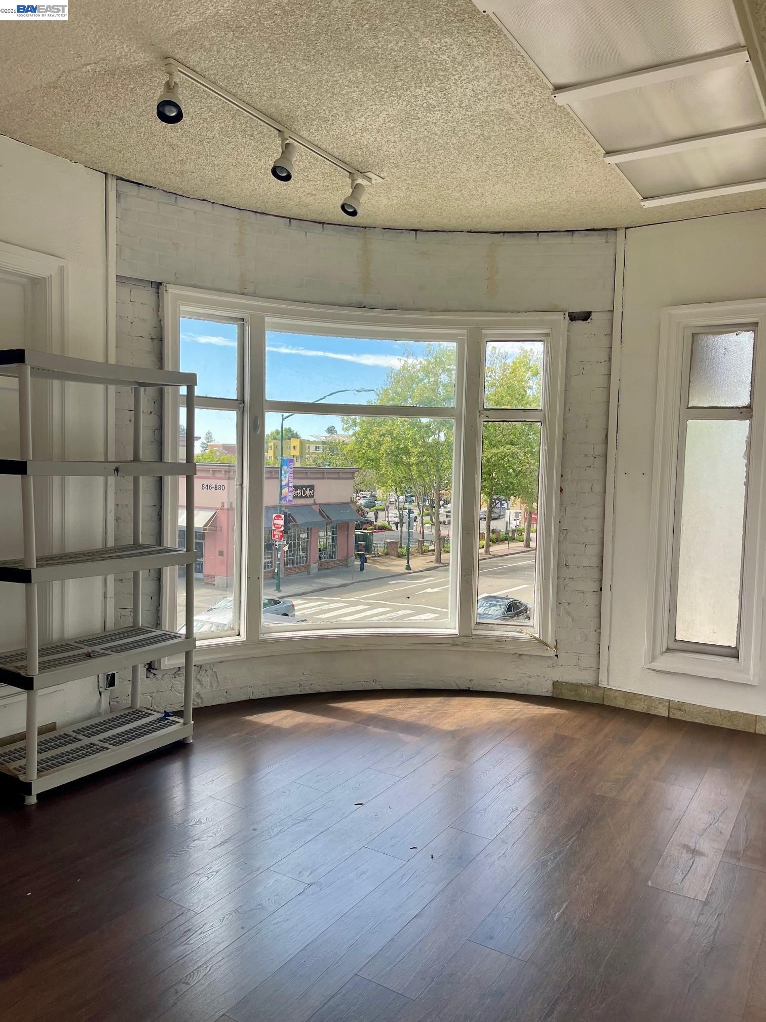 22622 Mission Blvd, Hayward, CA, 94541