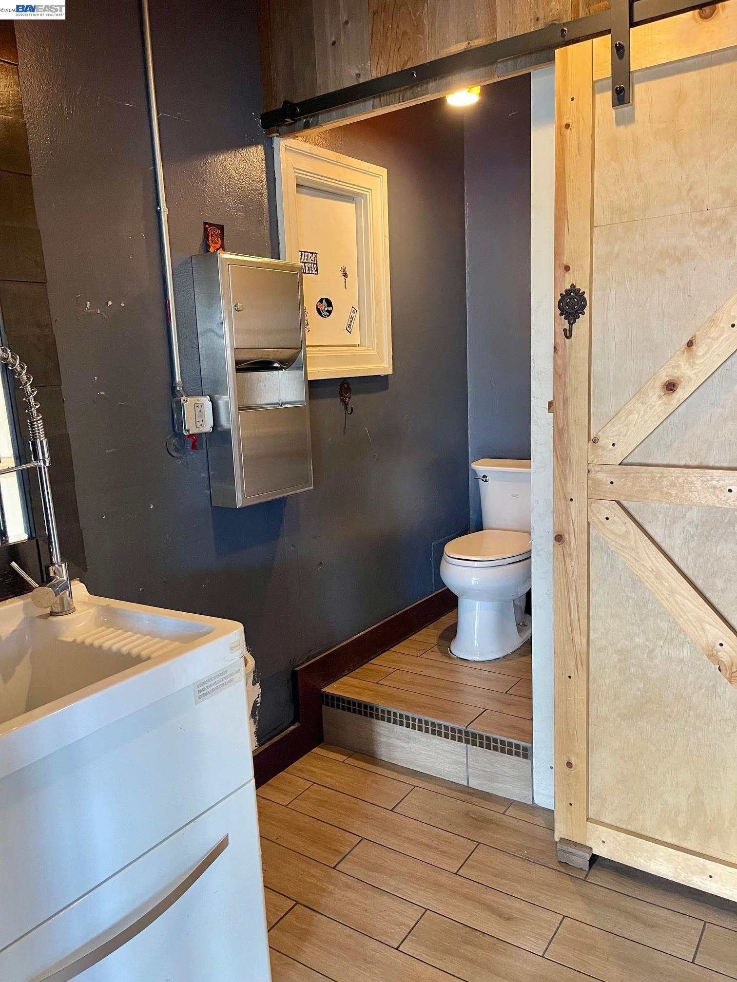 Detail Gallery Image 7 of 10 For 22622 Mission Blvd, Hayward,  CA 94541 - 0 Beds | 2 Baths