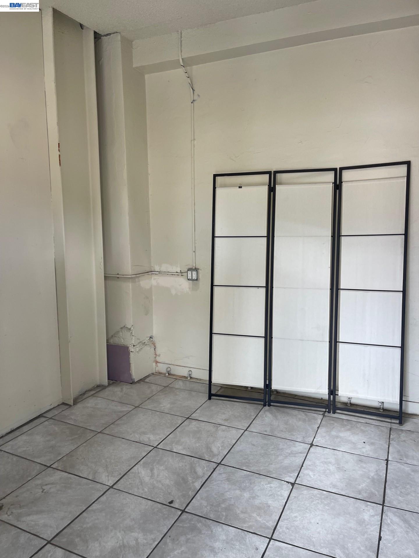 Detail Gallery Image 9 of 10 For 22622 Mission Blvd, Hayward,  CA 94541 - 0 Beds | 2 Baths