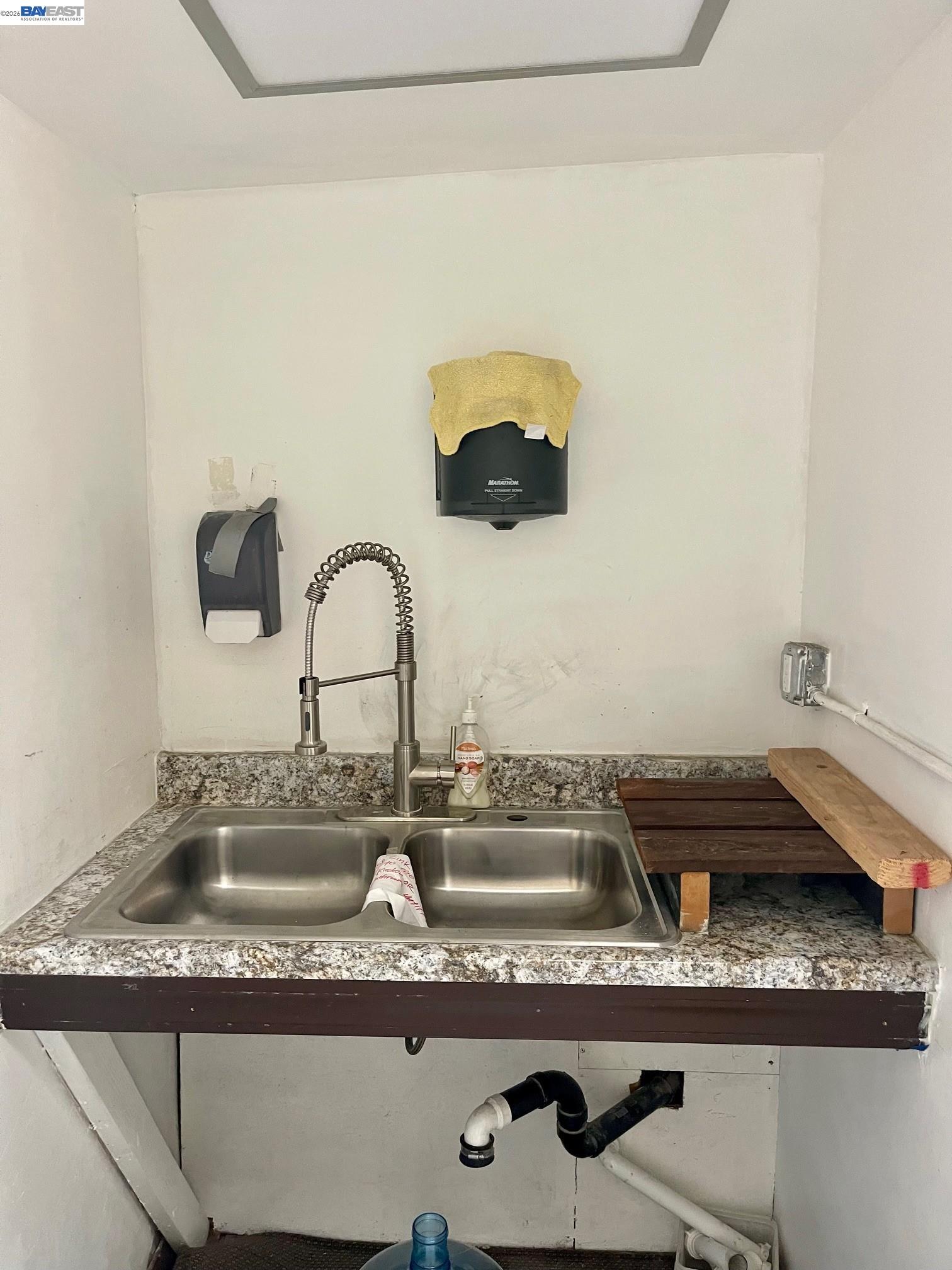 Detail Gallery Image 10 of 10 For 22622 Mission Blvd, Hayward,  CA 94541 - 0 Beds | 2 Baths