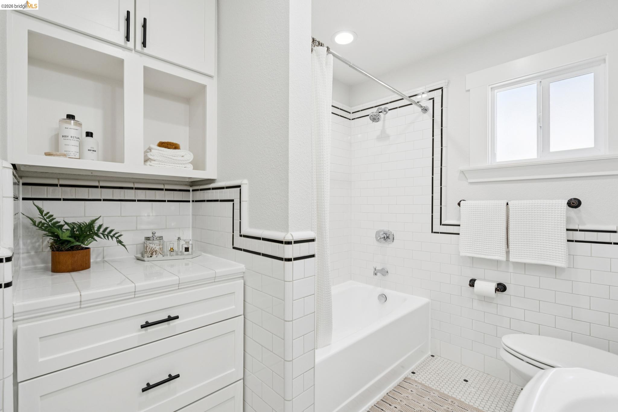 3631 Lyon Ave, Oakland, CA, 94601