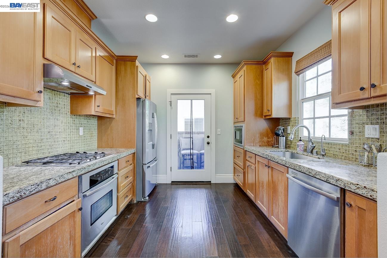 Detail Gallery Image 22 of 41 For 2506 Monet Ter, Fremont,  CA 94539 - 3 Beds | 3 Baths