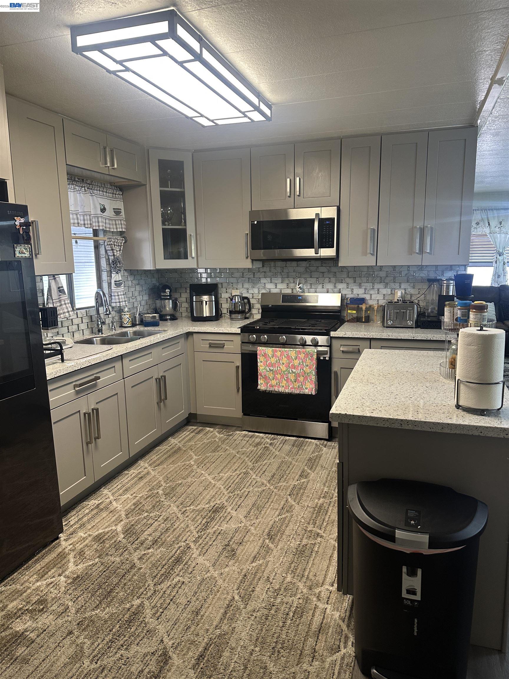 Detail Gallery Image 2 of 28 For 1358 Manuel Drive #146,  Hayward,  CA 94544 - 2 Beds | 2 Baths