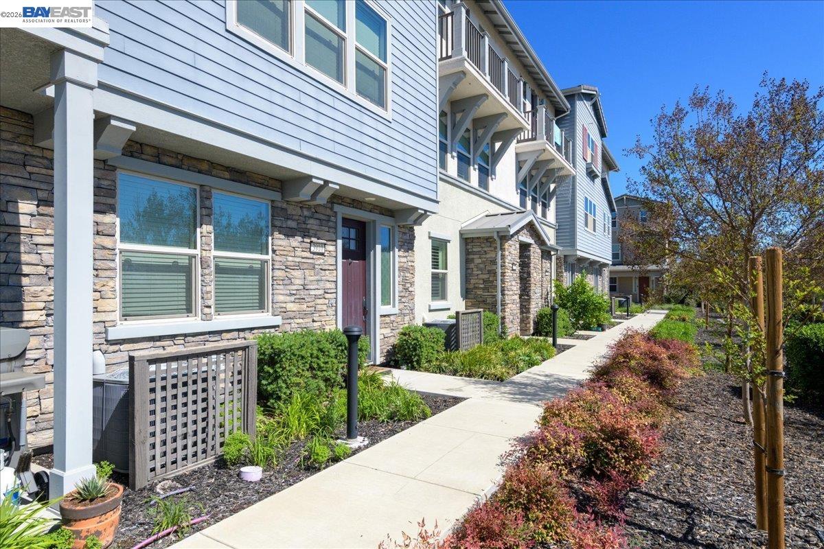 Photo #2: 41130313 Listing: Photo #2