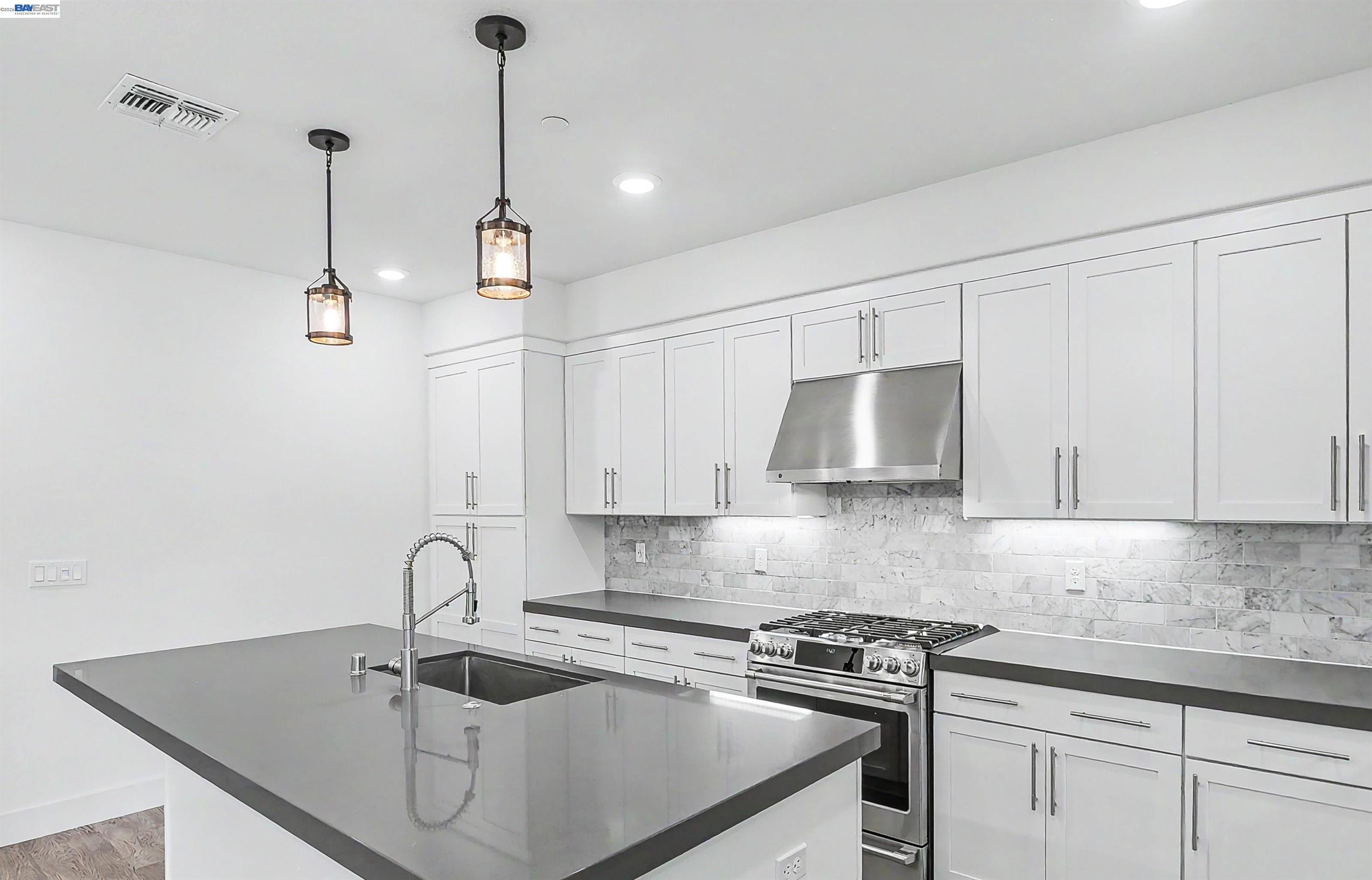 Photo #11: 41130355 Listing: Photo #11