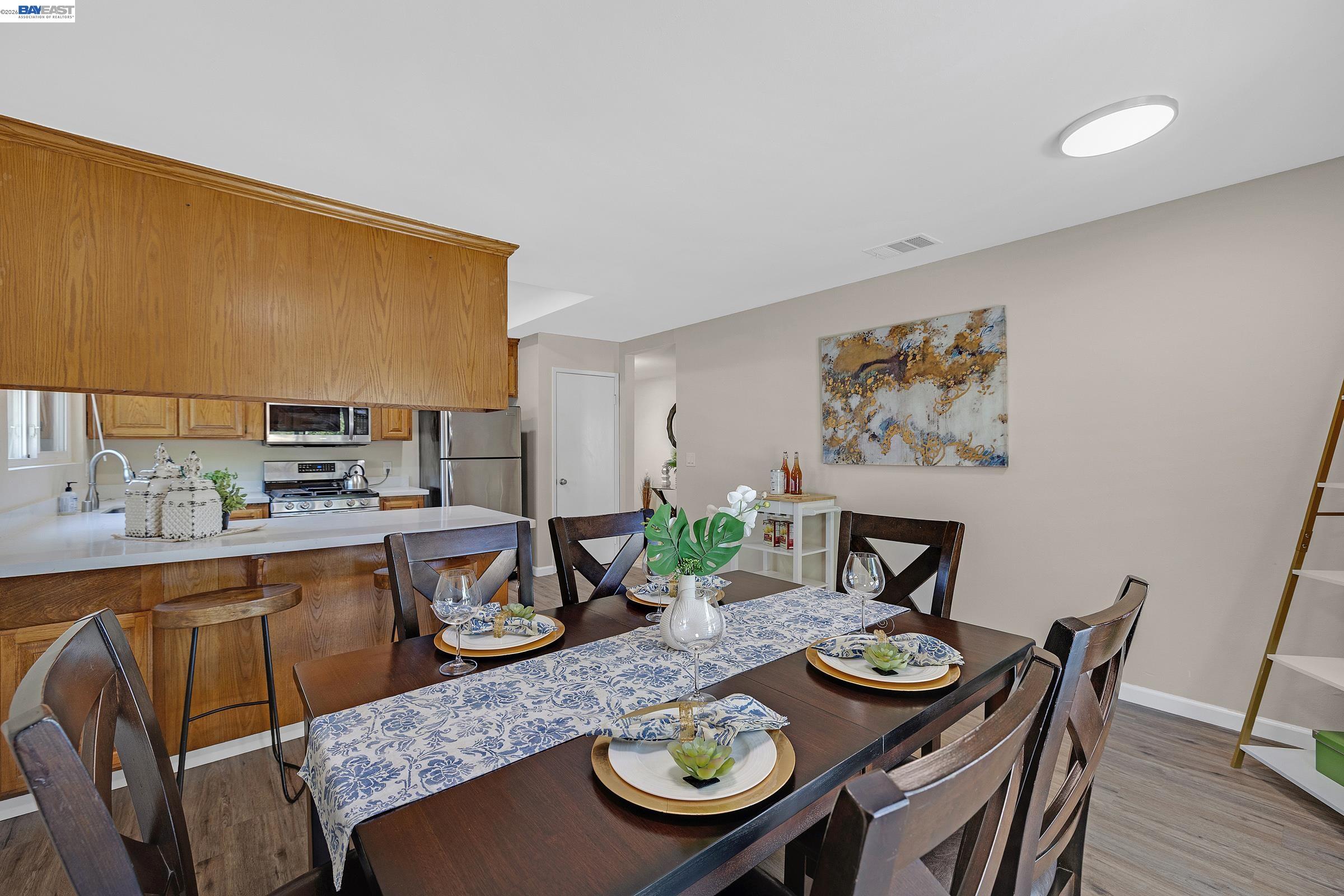 Detail Gallery Image 8 of 28 For 34104 Cromwell Pl, Fremont,  CA 94555 - 3 Beds | 2 Baths