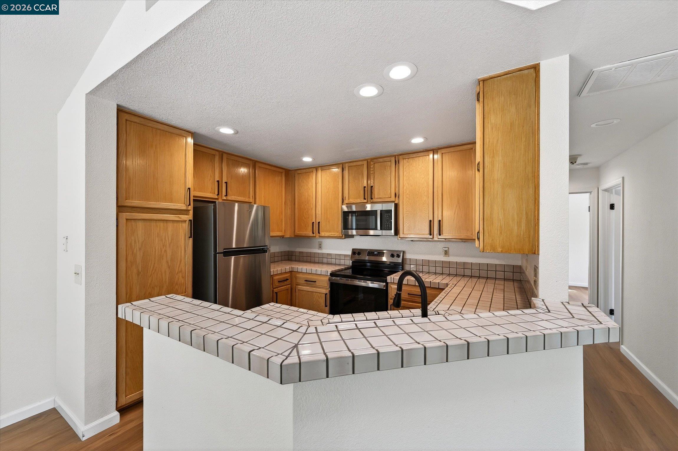 Detail Gallery Image 7 of 36 For 401 Stinson St #3,  Vallejo,  CA 94591 - 2 Beds | 1 Baths