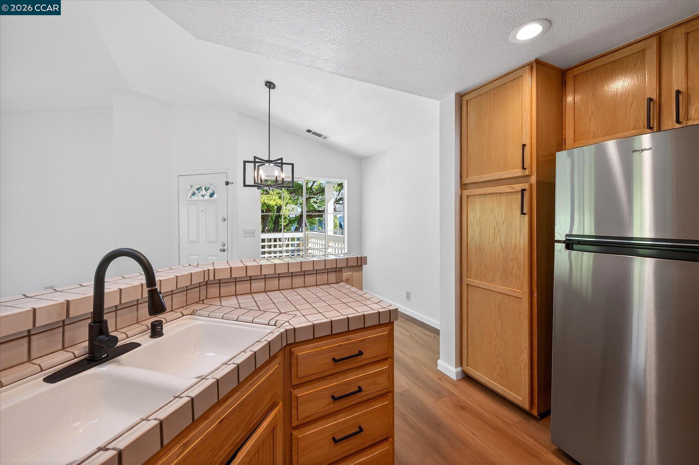Detail Gallery Image 9 of 36 For 401 Stinson St #3,  Vallejo,  CA 94591 - 2 Beds | 1 Baths