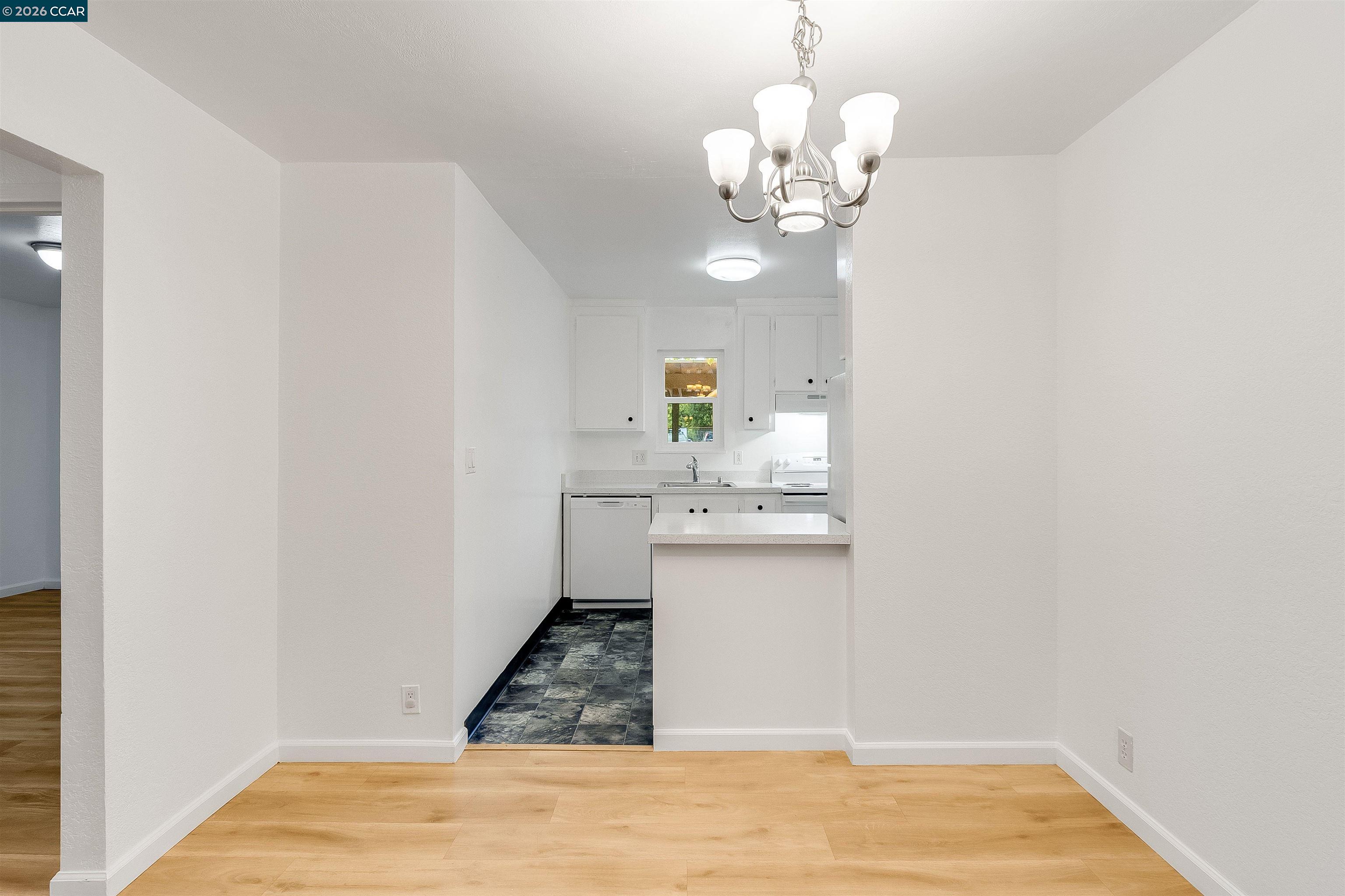 Photo #7: 41130382 Listing: Photo #7