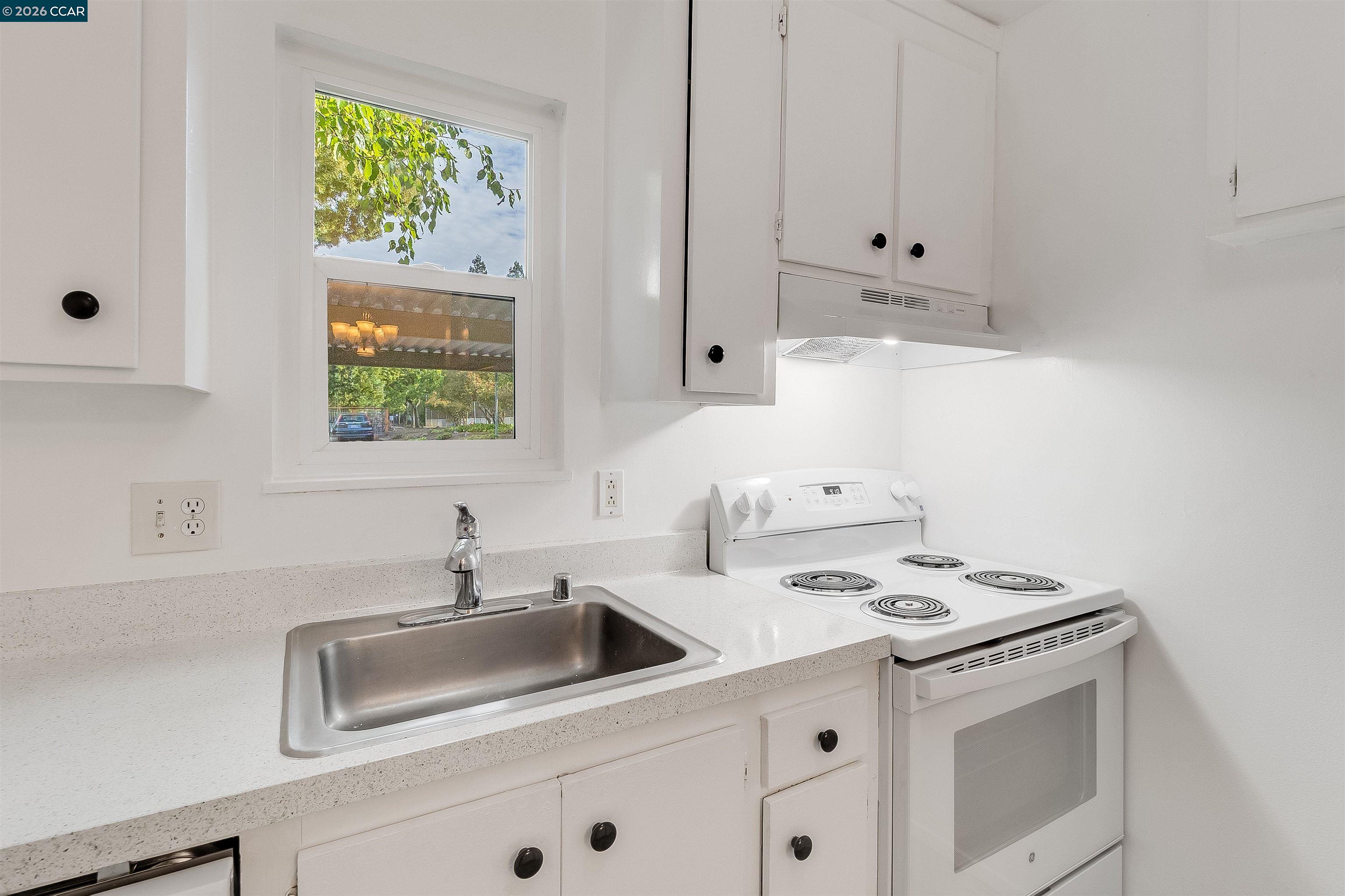 Photo #9: 41130382 Listing: Photo #9