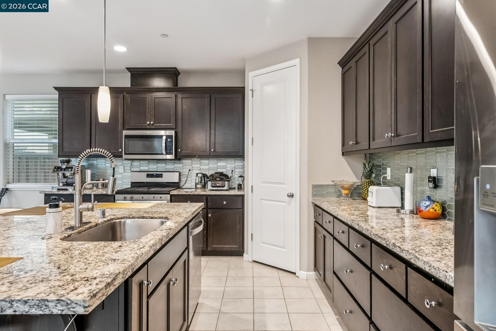 Detail Gallery Image 11 of 47 For 813 Stickney Way, Oakley,  CA 94561 - 4 Beds | 3 Baths