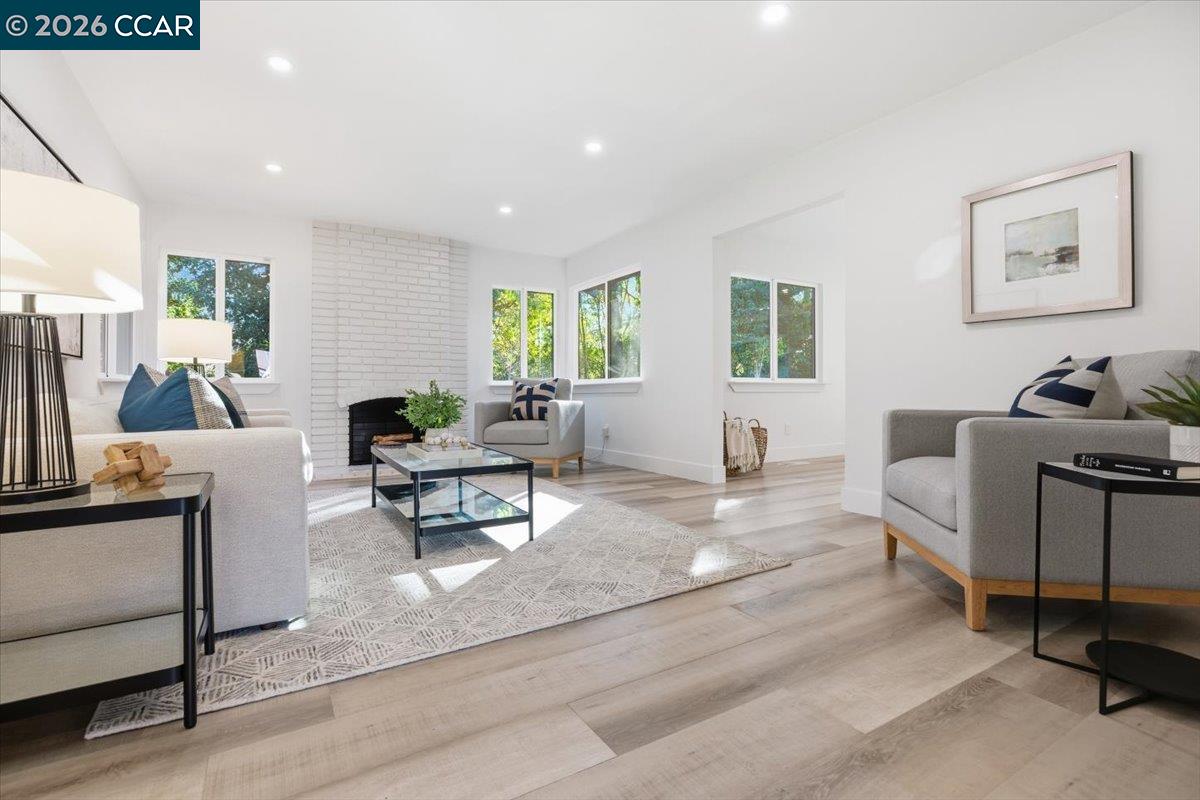 Detail Gallery Image 4 of 25 For 6 Sparrow Ct, Moraga,  CA 94556 - 3 Beds | 2 Baths