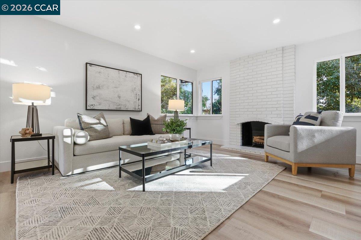 Detail Gallery Image 5 of 25 For 6 Sparrow Ct, Moraga,  CA 94556 - 3 Beds | 2 Baths