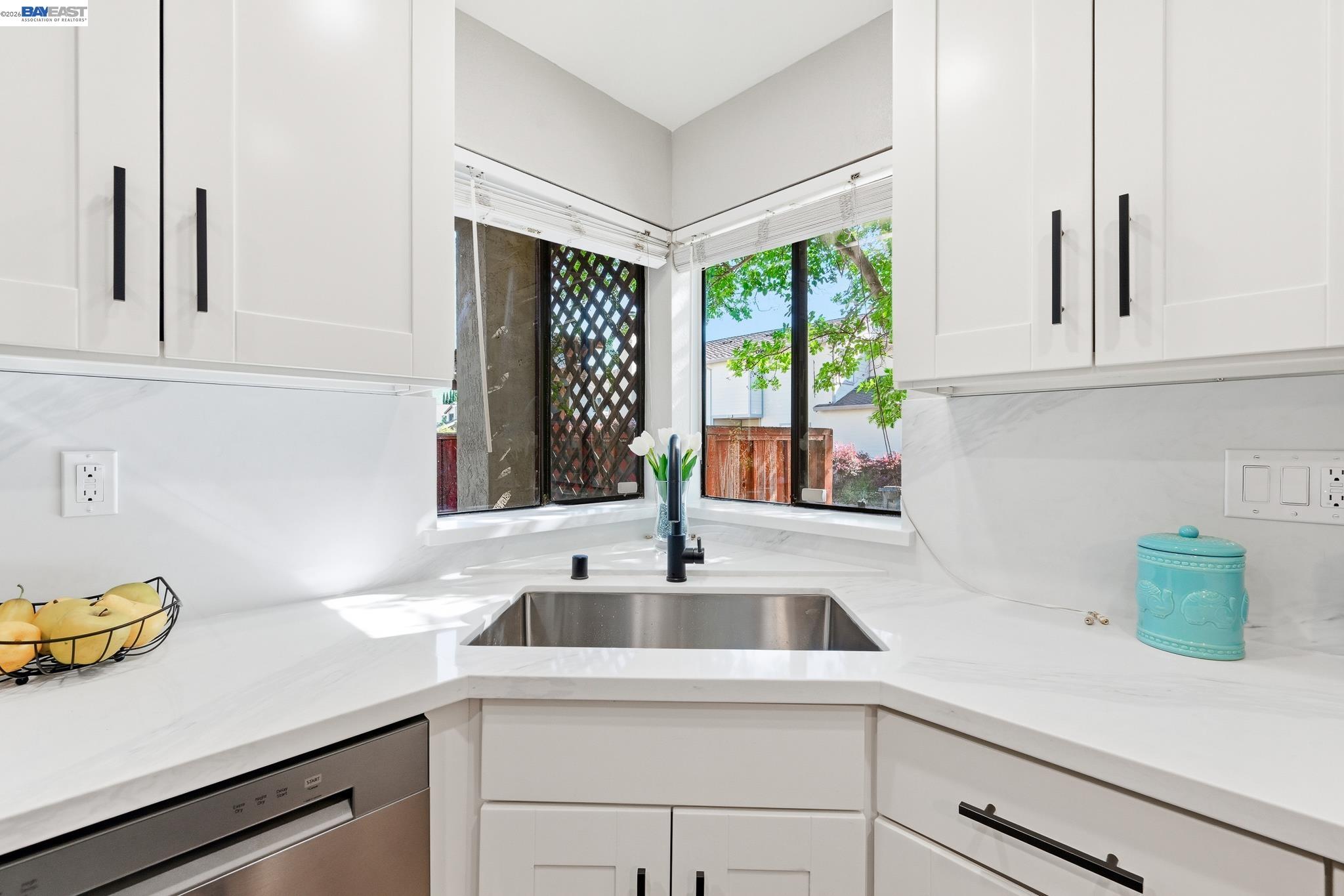 Detail Gallery Image 20 of 52 For 678 Saddleback Ter, Fremont,  CA 94536 - 3 Beds | 2/1 Baths