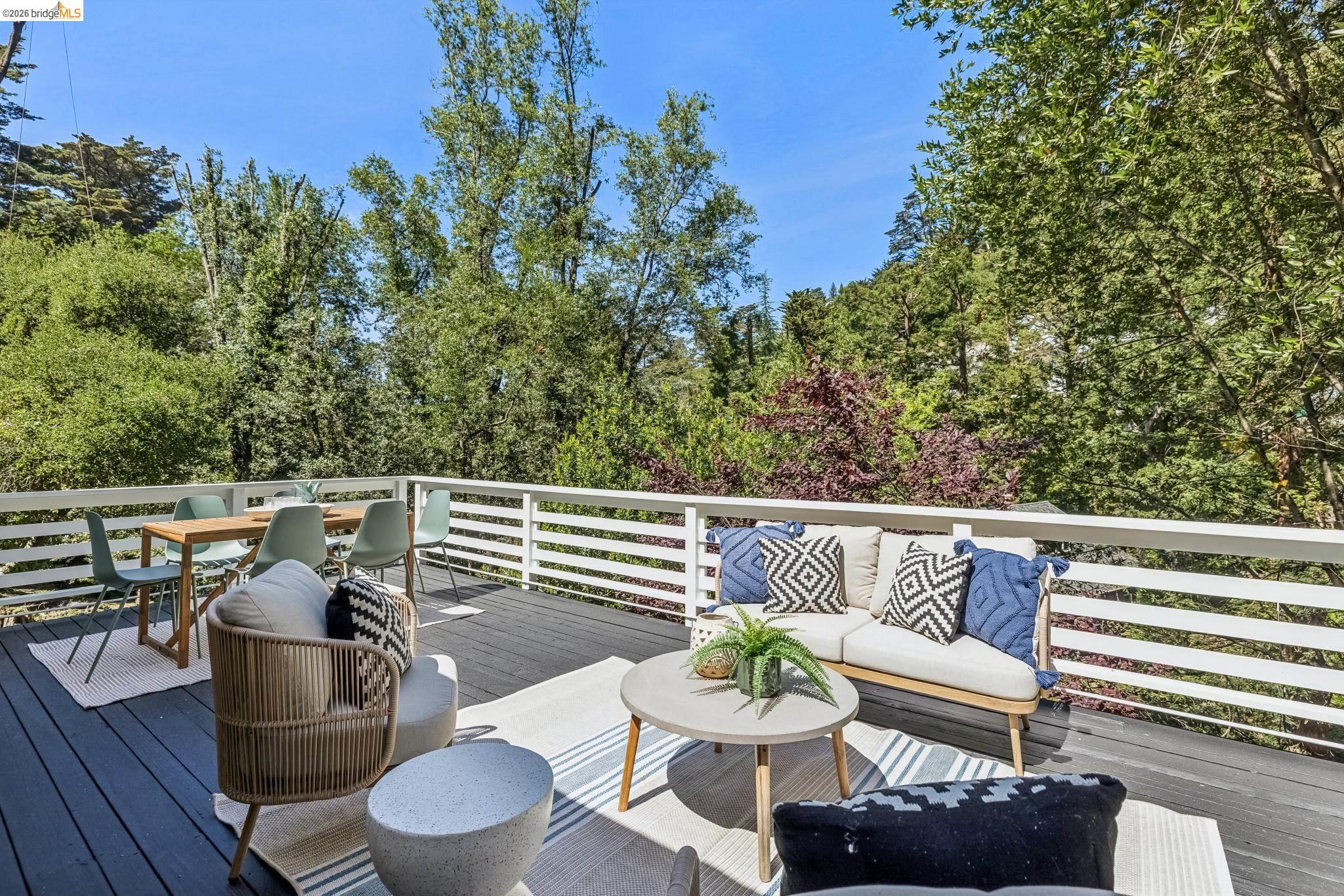 Detail Gallery Image 21 of 59 For 2059 Mastlands Dr, Oakland,  CA 94611 - 3 Beds | 3 Baths