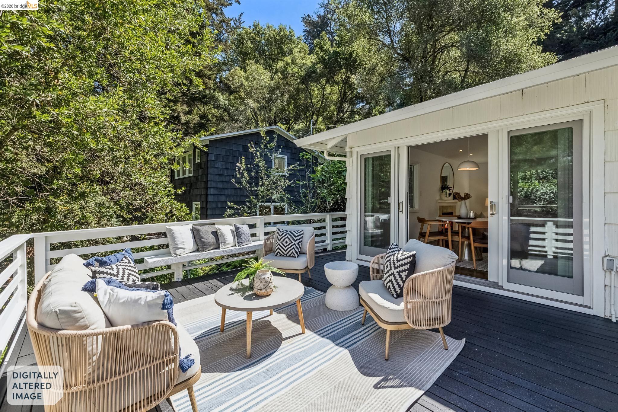 Detail Gallery Image 24 of 59 For 2059 Mastlands Dr, Oakland,  CA 94611 - 3 Beds | 3 Baths