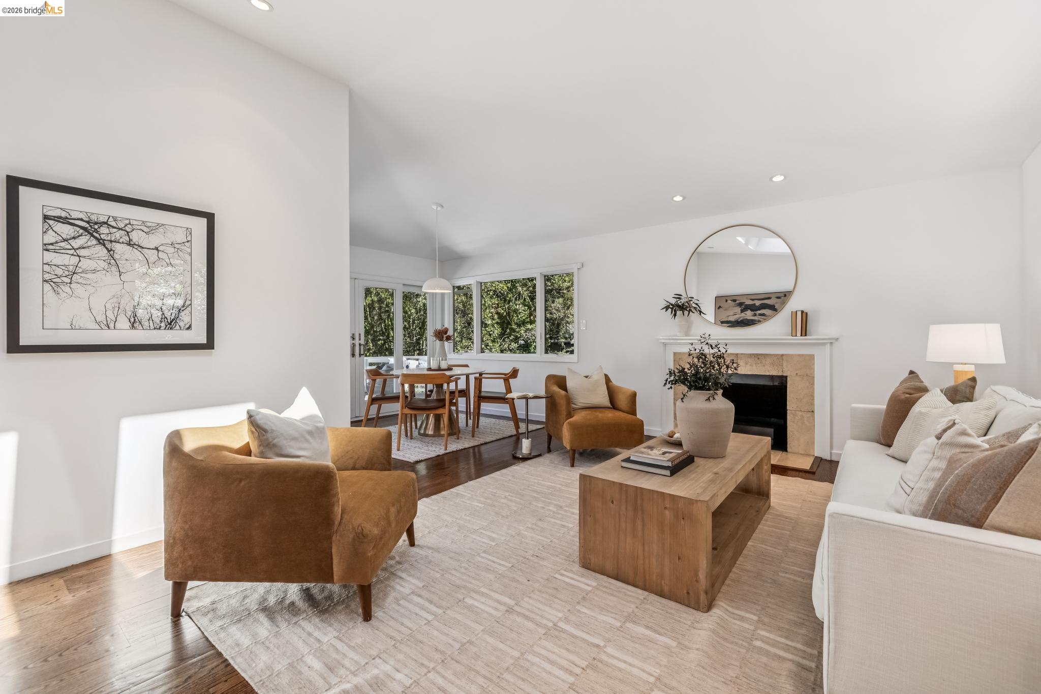 Detail Gallery Image 4 of 59 For 2059 Mastlands Dr, Oakland,  CA 94611 - 3 Beds | 3 Baths