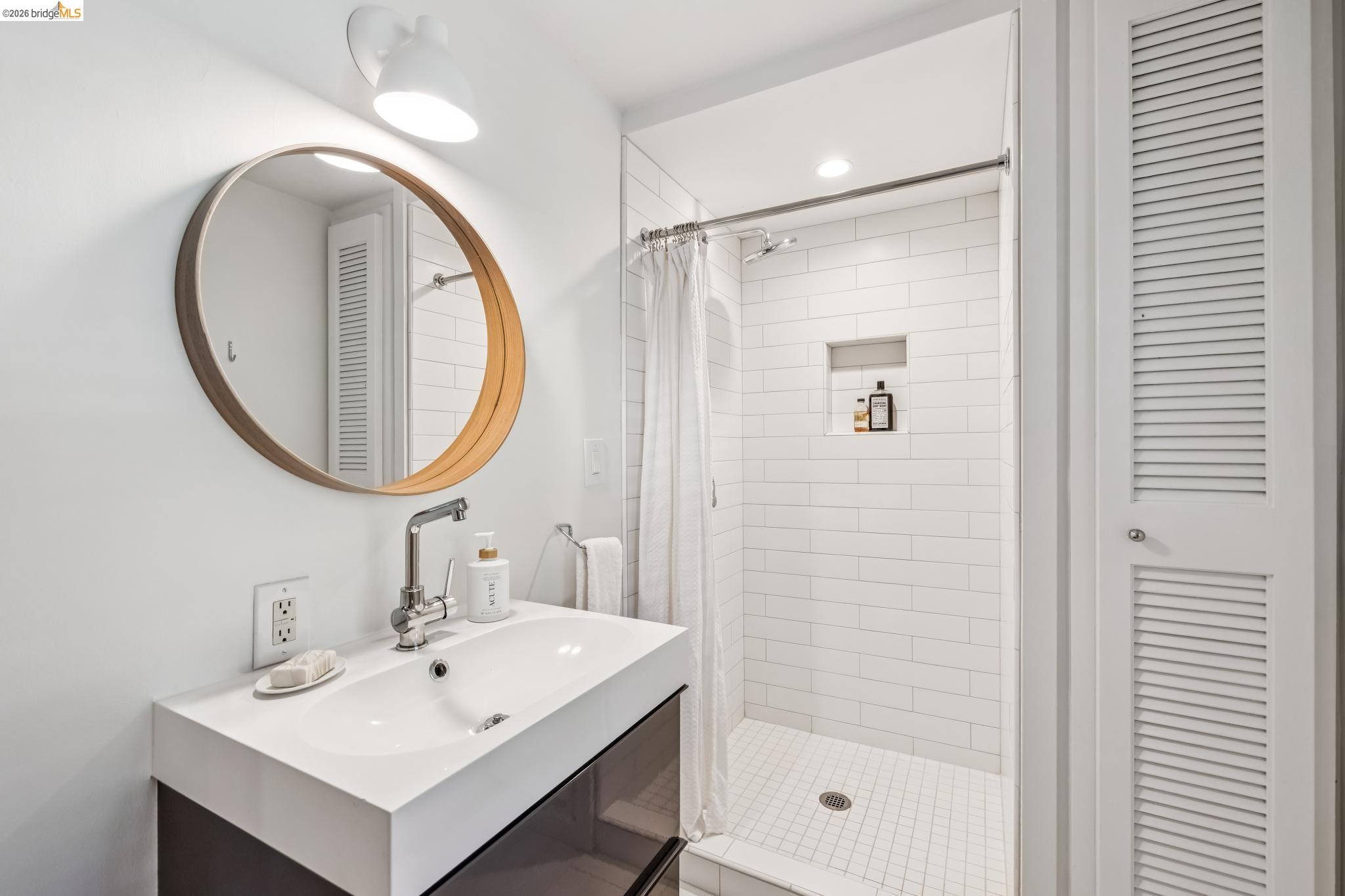 Detail Gallery Image 36 of 59 For 2059 Mastlands Dr, Oakland,  CA 94611 - 3 Beds | 3 Baths