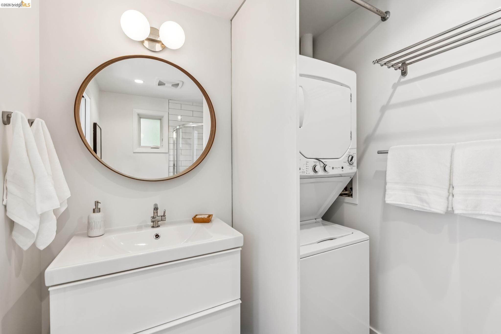 Detail Gallery Image 48 of 59 For 2059 Mastlands Dr, Oakland,  CA 94611 - 3 Beds | 3 Baths