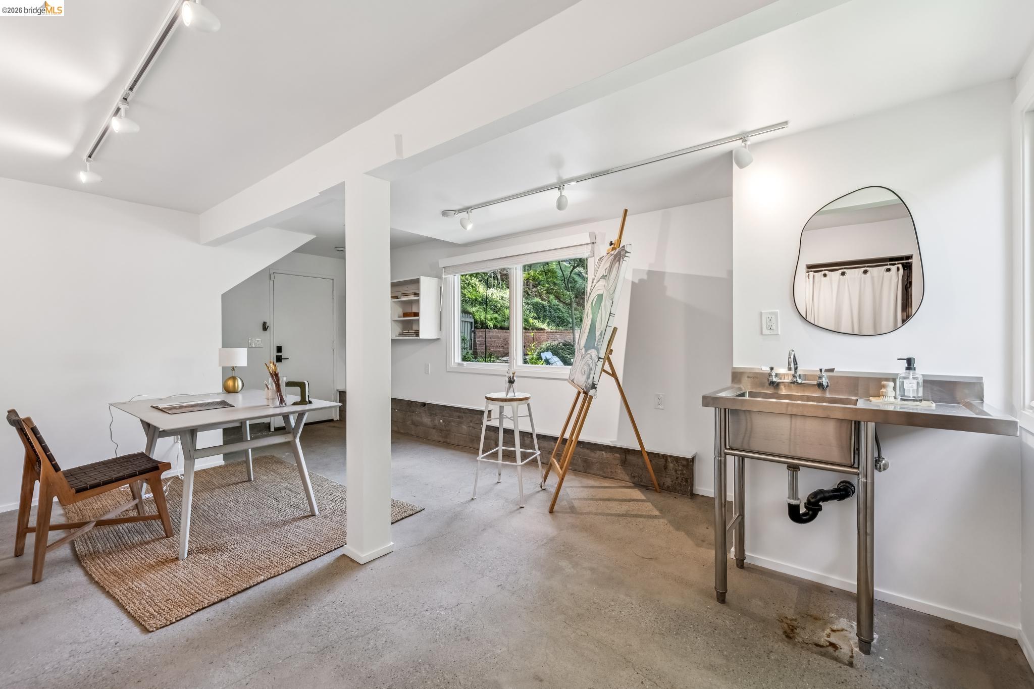 Detail Gallery Image 51 of 59 For 2059 Mastlands Dr, Oakland,  CA 94611 - 3 Beds | 3 Baths