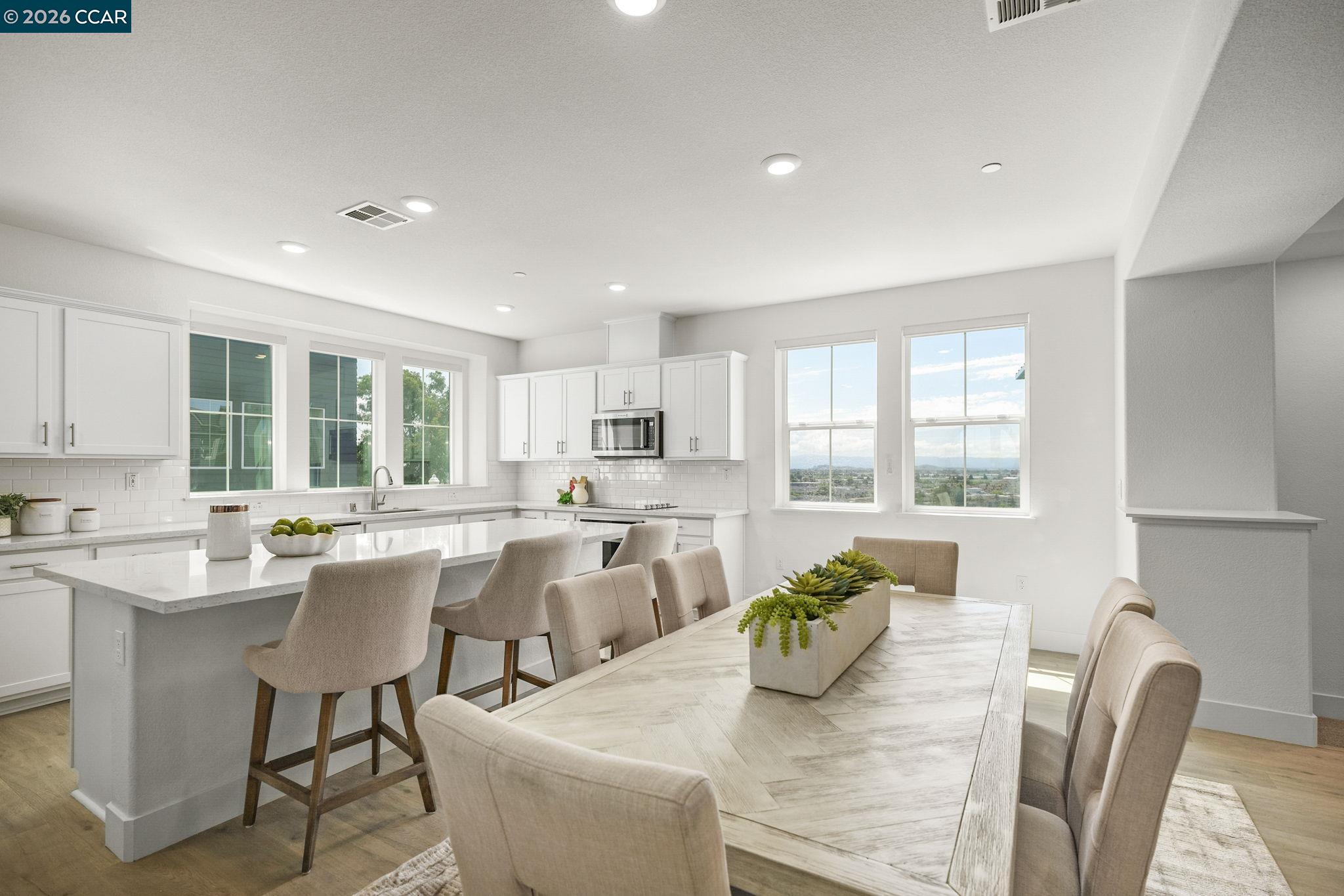 Detail Gallery Image 11 of 38 For 830 Heaven Ct, Hayward,  CA 94544 - 4 Beds | 3/1 Baths