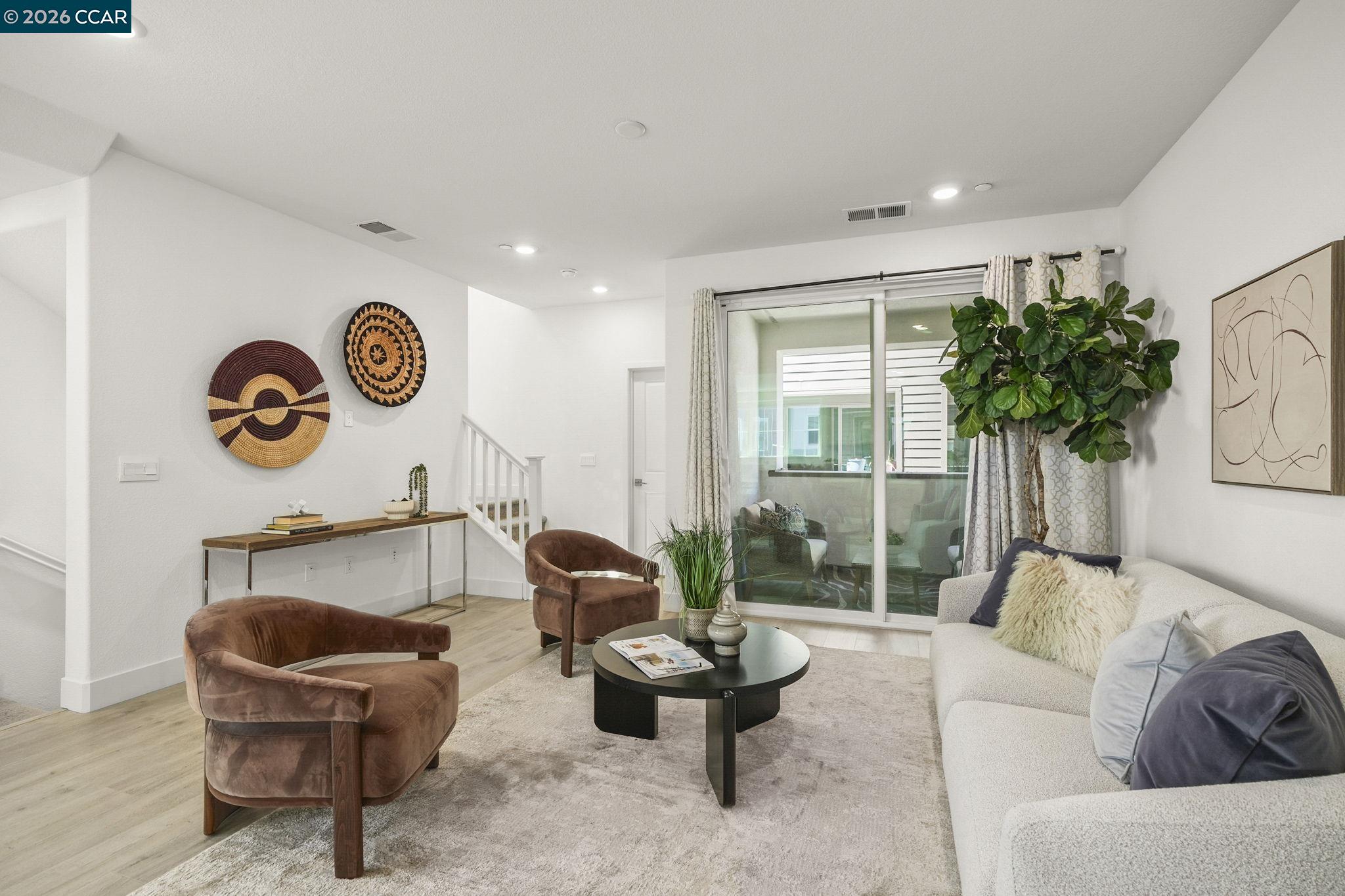 Detail Gallery Image 13 of 38 For 830 Heaven Ct, Hayward,  CA 94544 - 4 Beds | 3/1 Baths