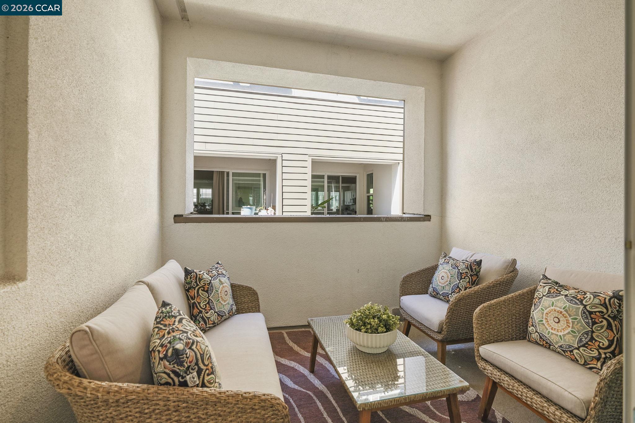 Detail Gallery Image 14 of 38 For 830 Heaven Ct, Hayward,  CA 94544 - 4 Beds | 3/1 Baths