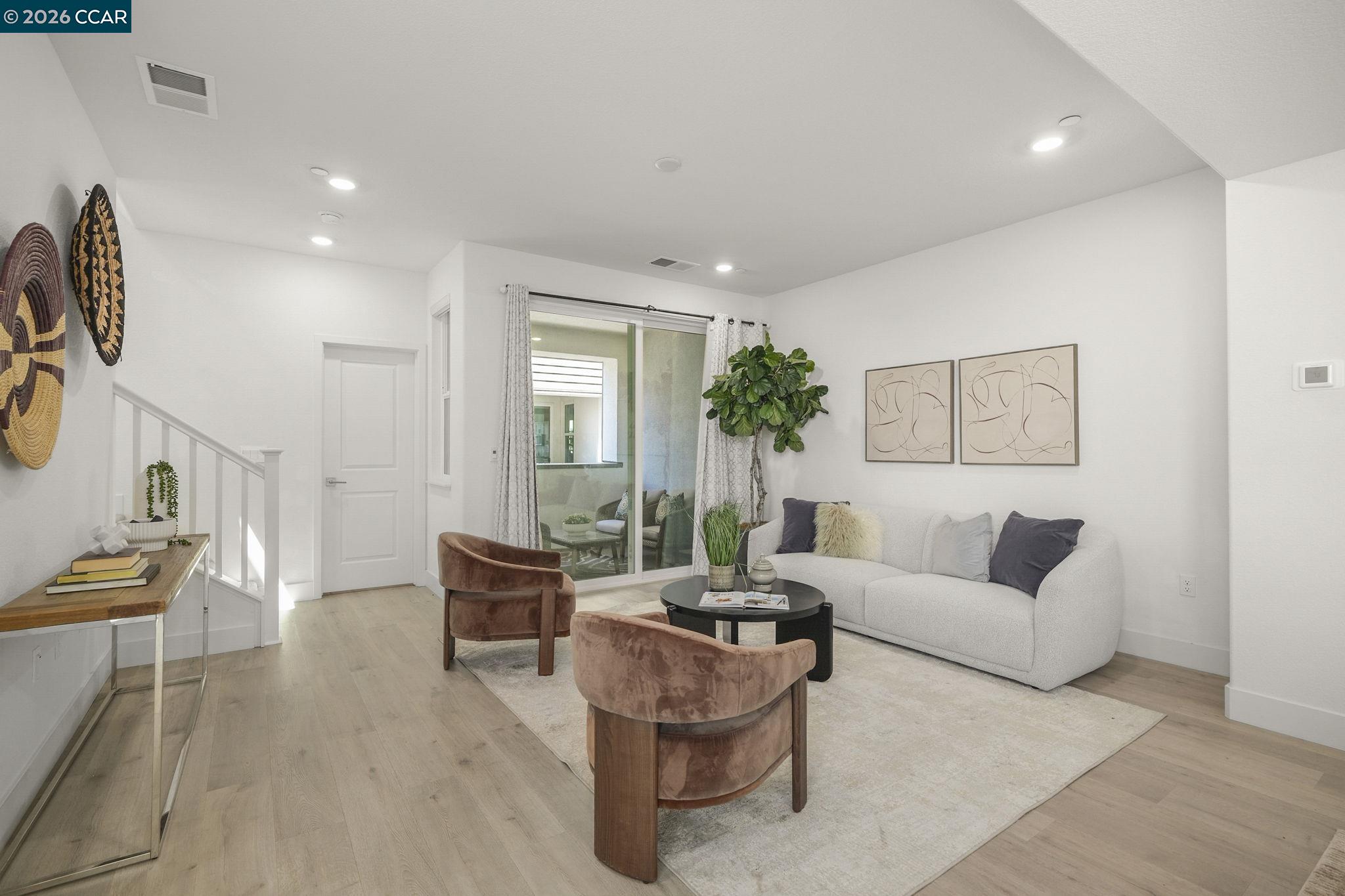 Detail Gallery Image 9 of 38 For 830 Heaven Ct, Hayward,  CA 94544 - 4 Beds | 3/1 Baths